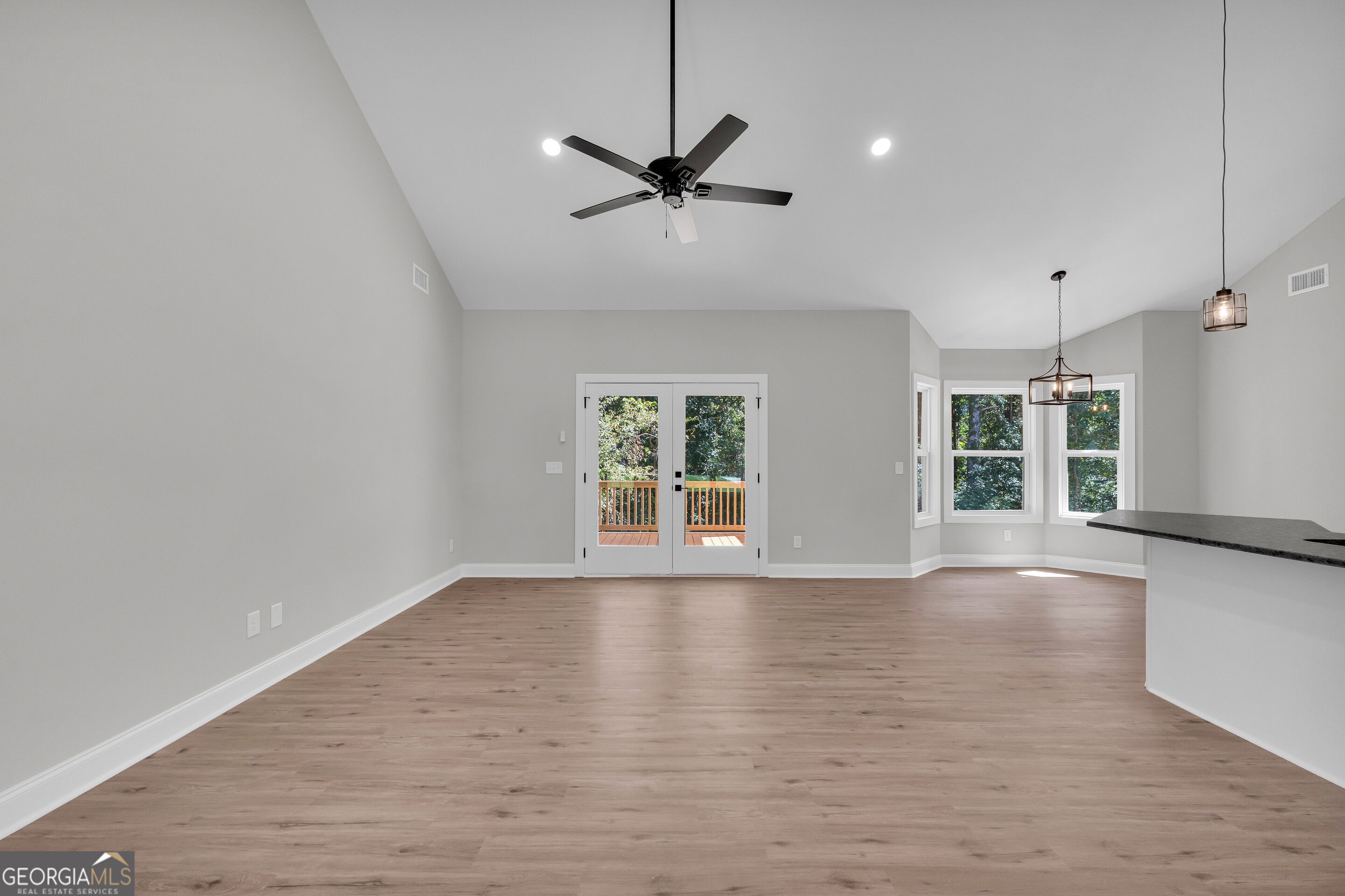 64 Harbor Heights Circle Property Photo 9