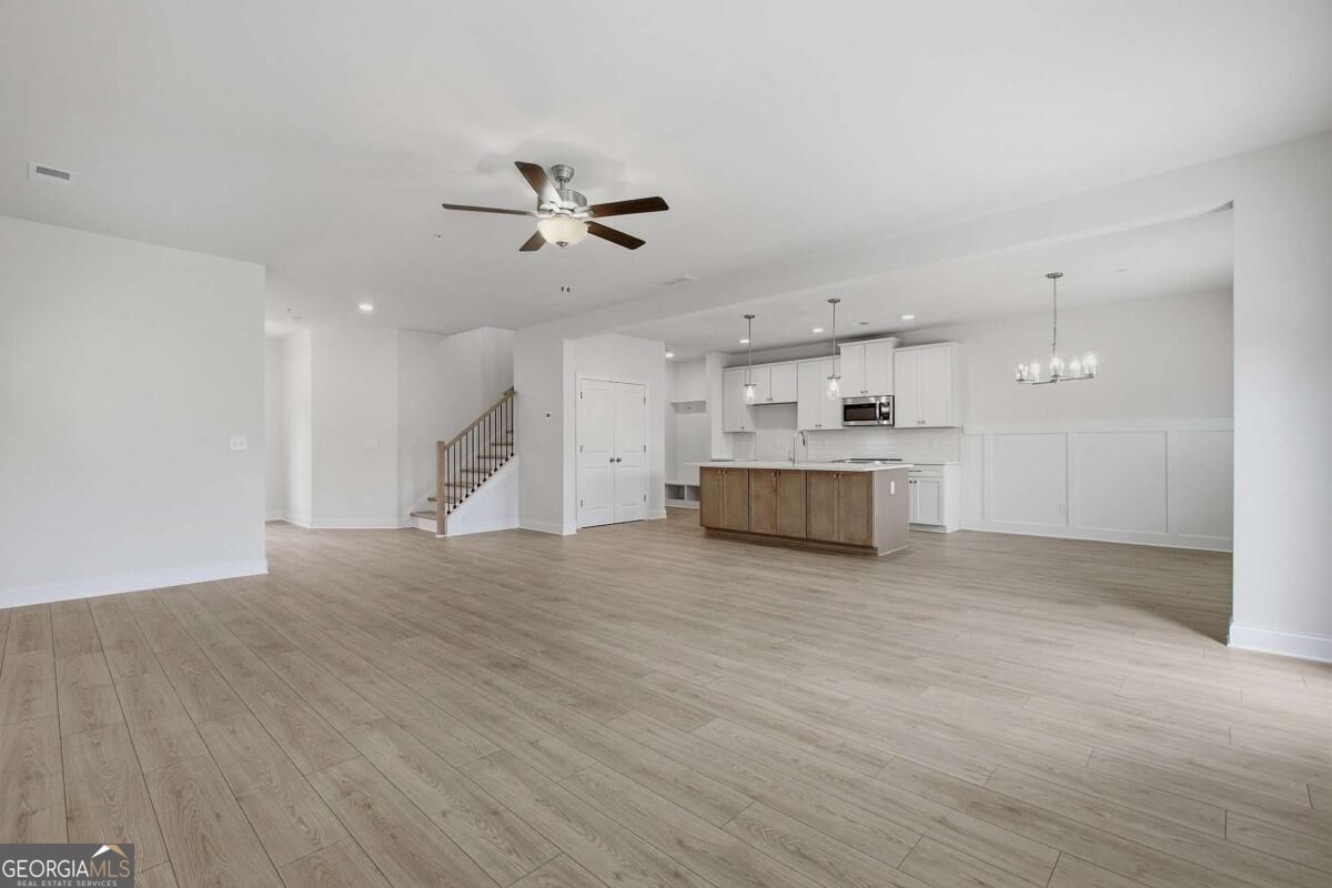 41 Aviation Road Se Property Photo 10