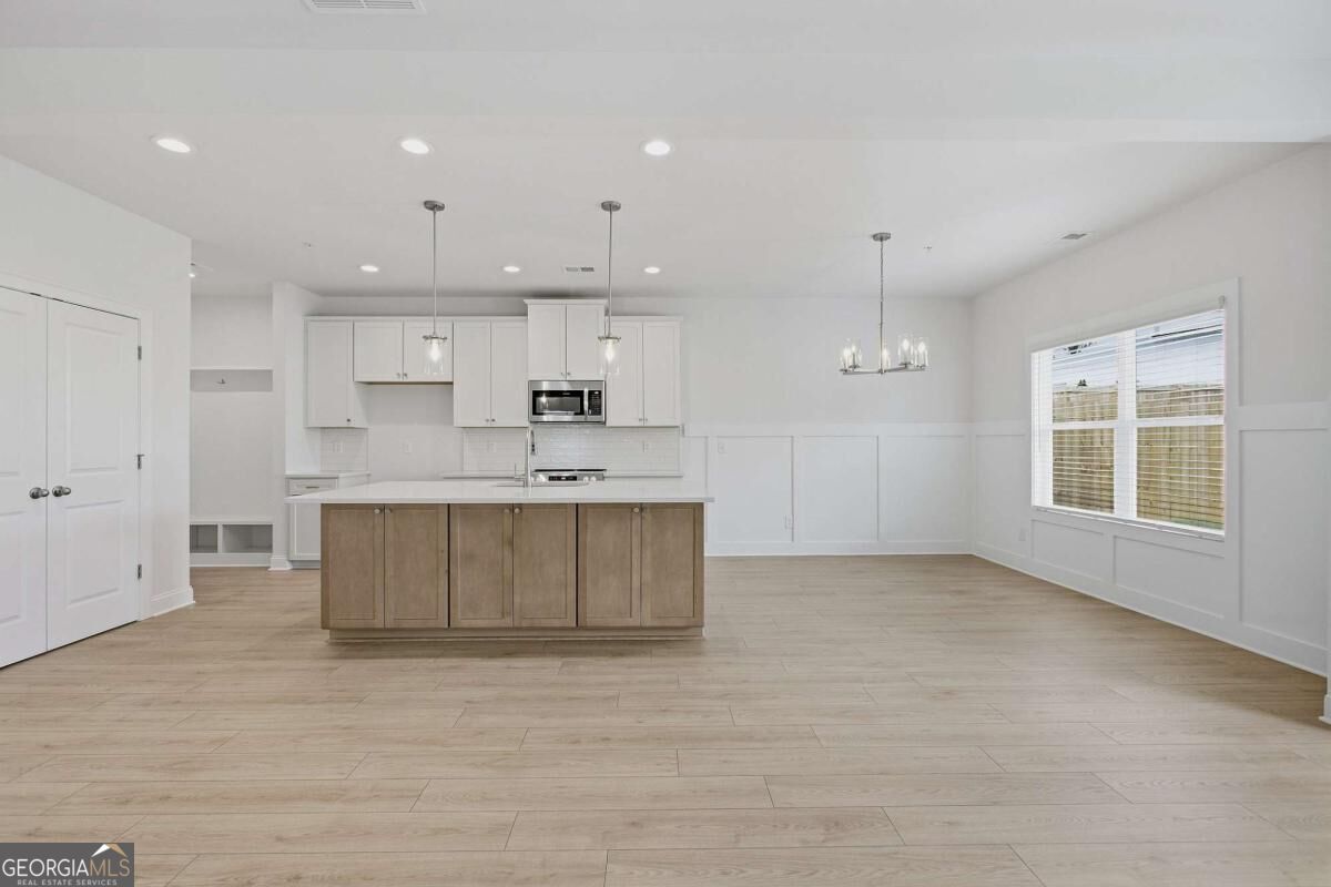 41 Aviation Road Se Property Photo 14