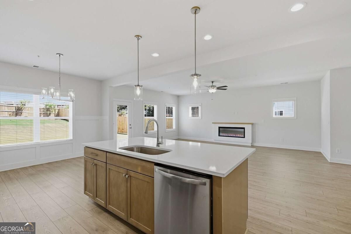 41 Aviation Road Se Property Photo 18