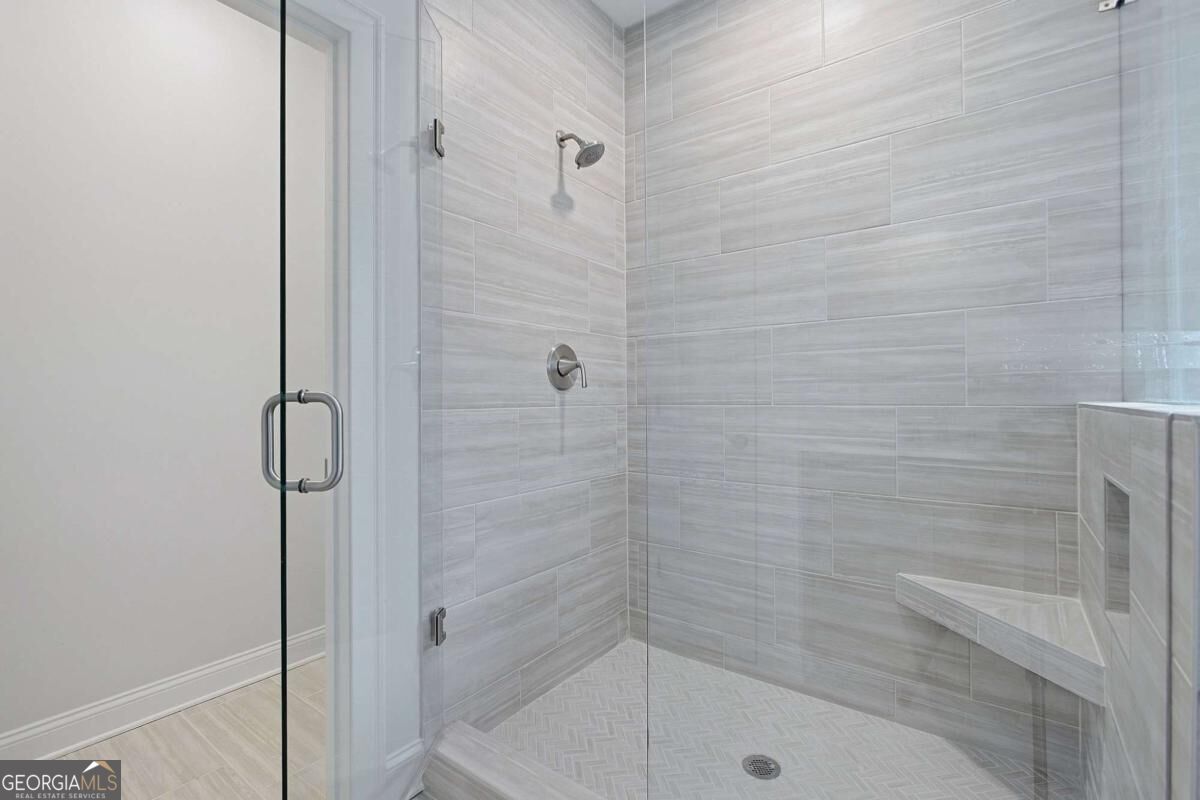 41 Aviation Road Se Property Photo 36