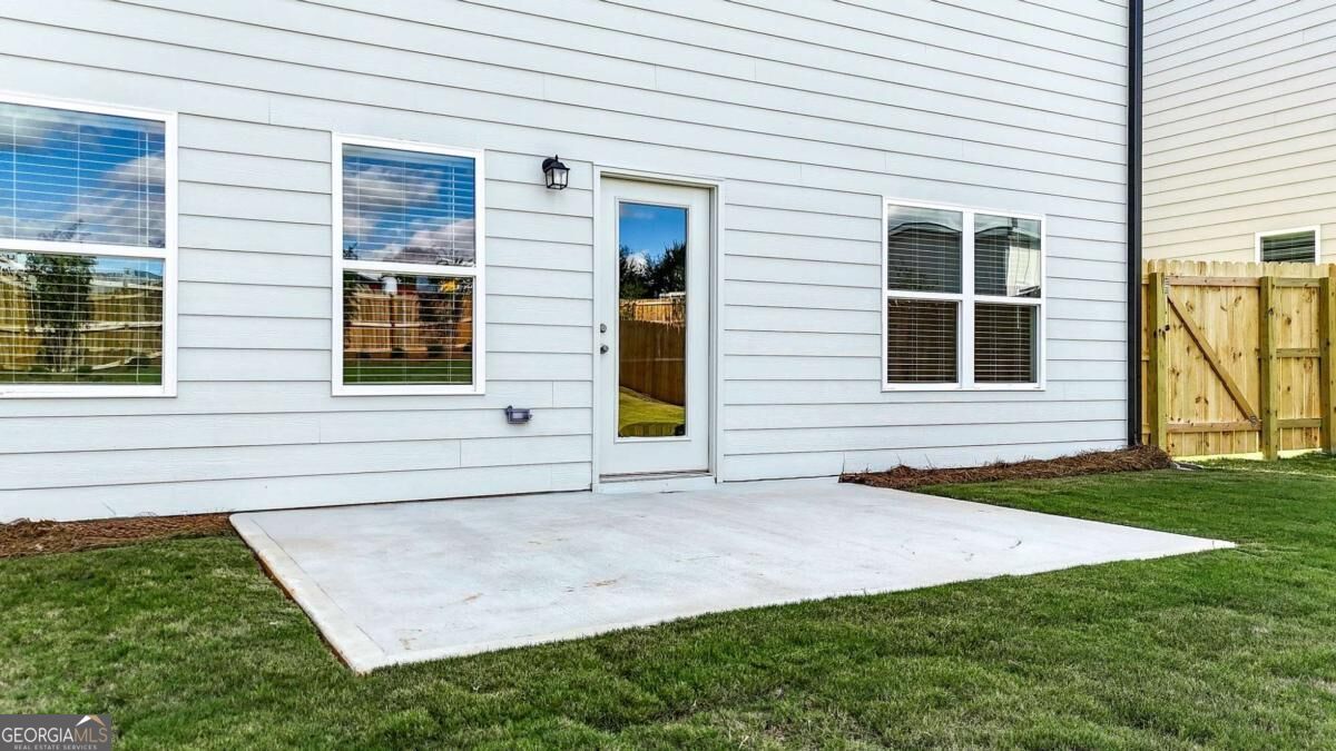 41 Aviation Road Se Property Photo 49