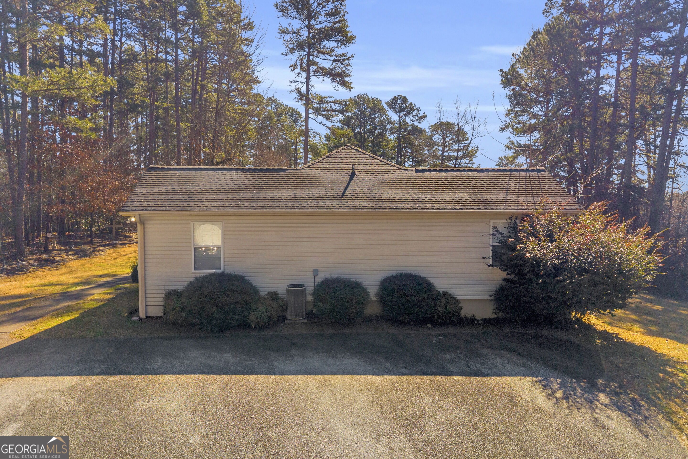 688 Property Photo 12