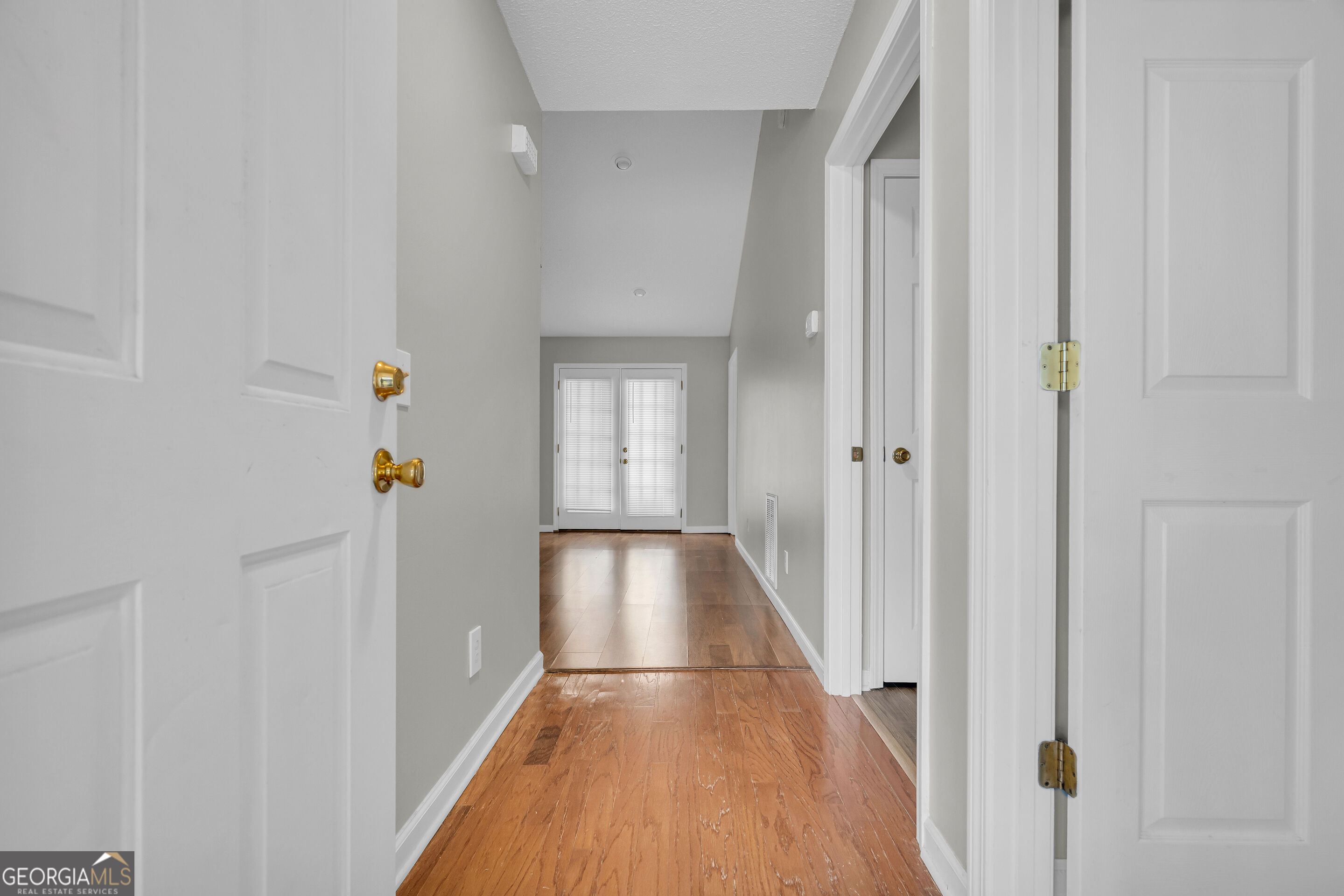688 Property Photo 16