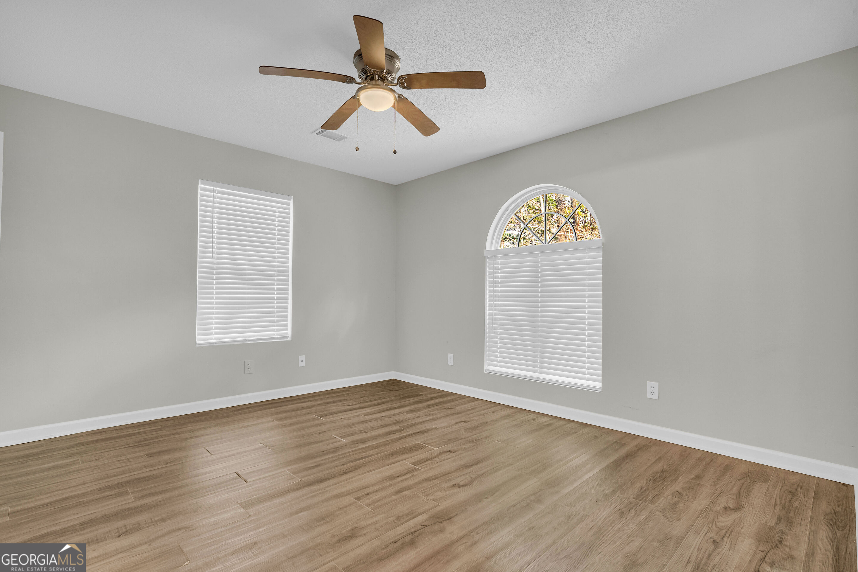 688 Property Photo 18