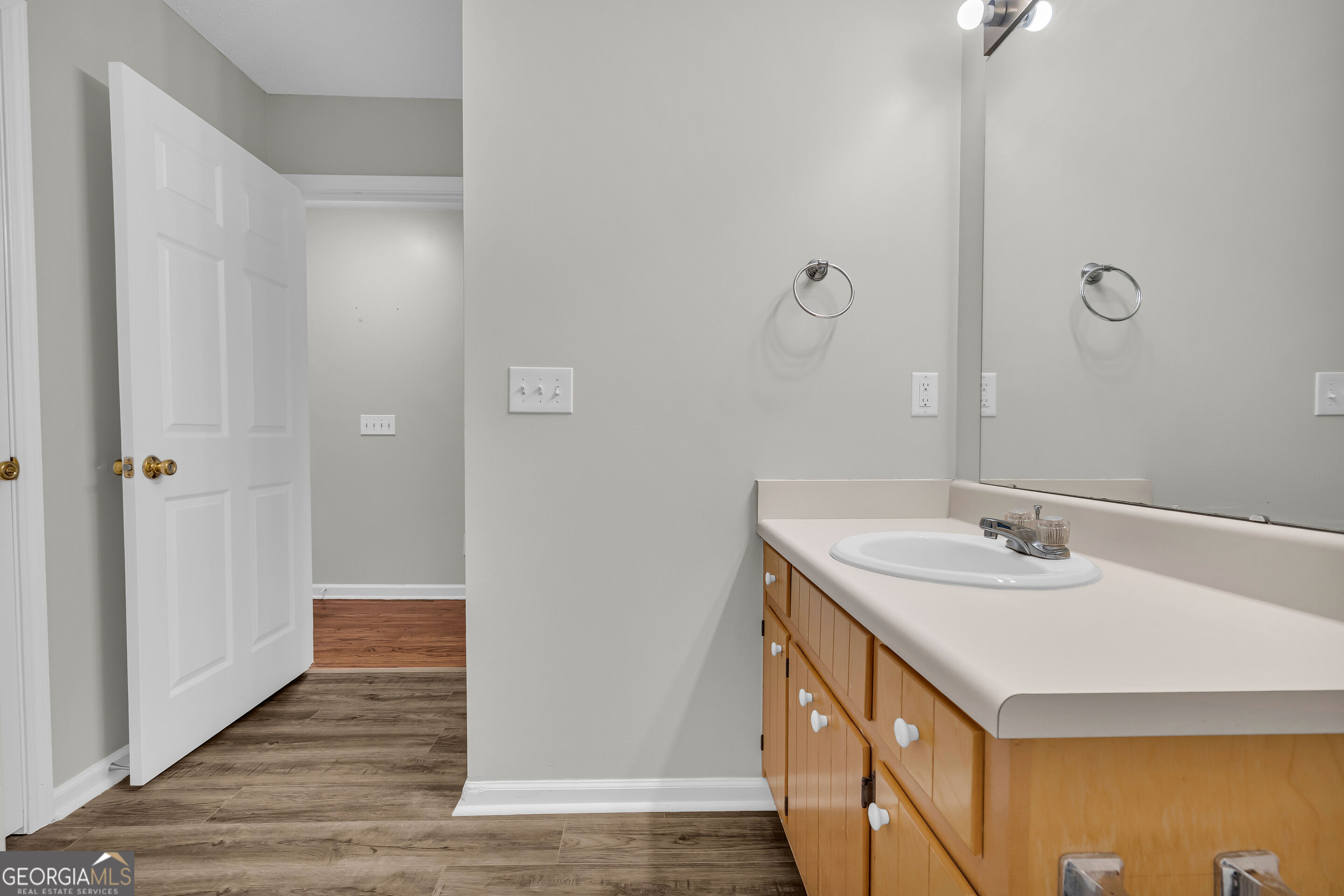 688 Property Photo 21