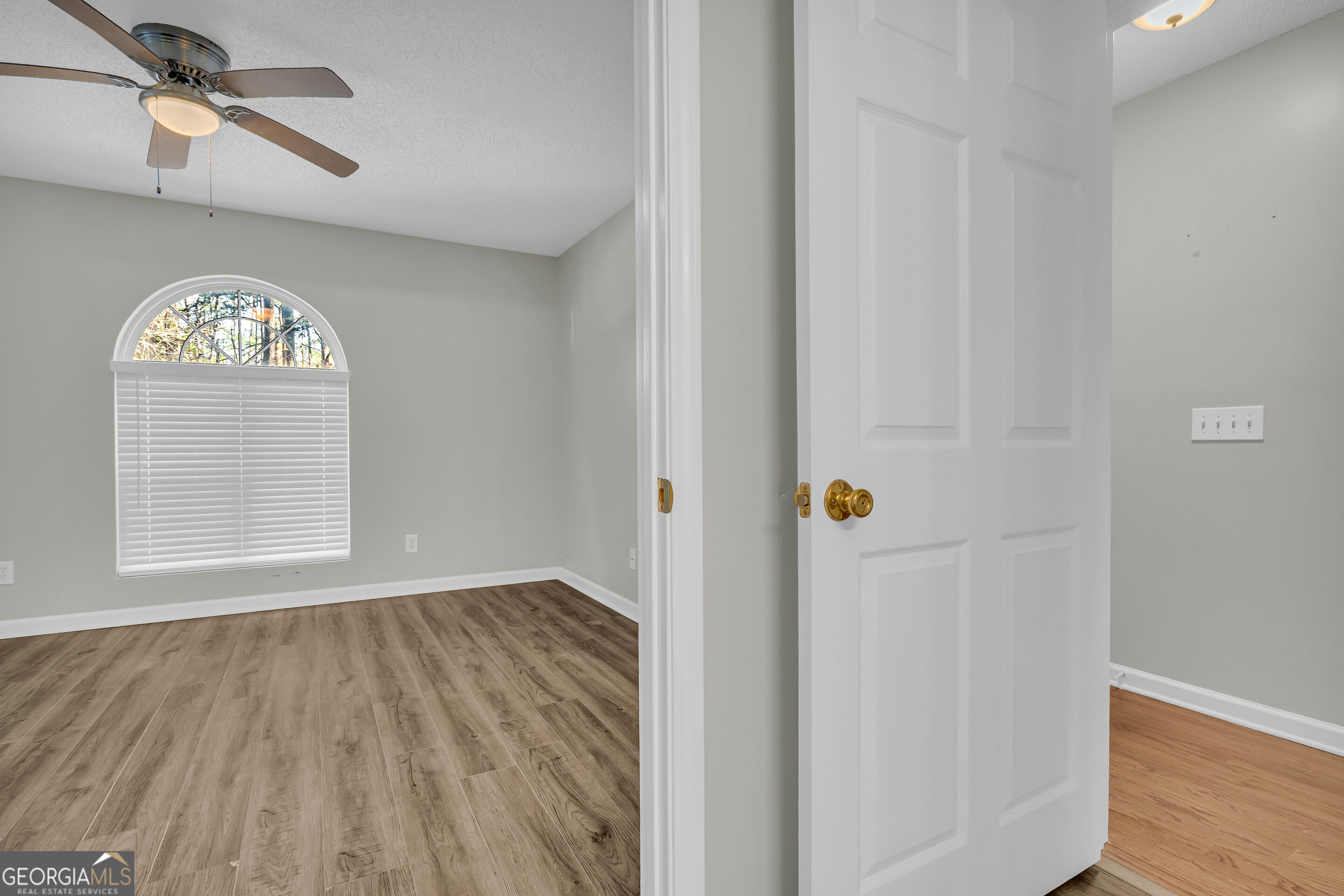 688 Property Photo 22