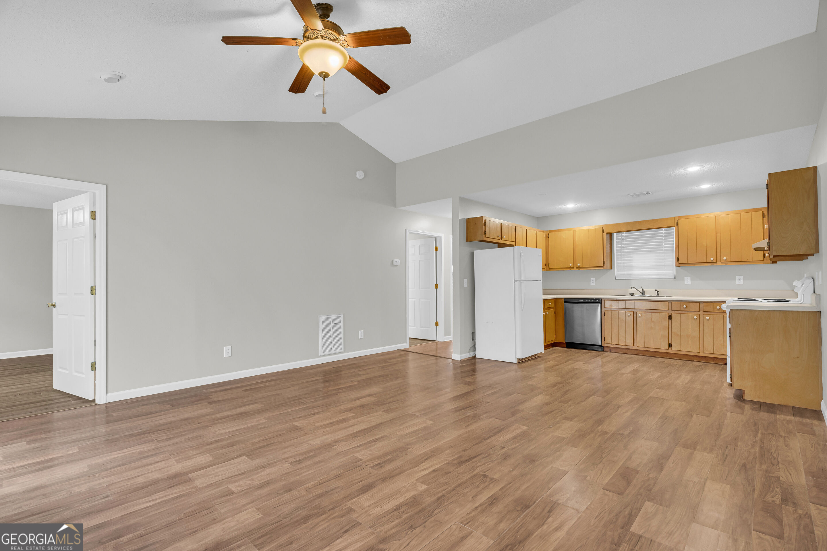 688 Property Photo 25