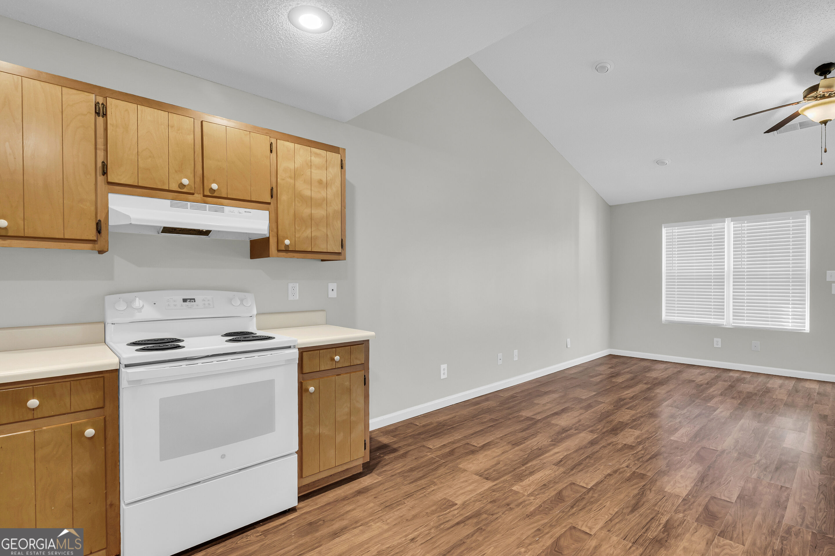 688 Property Photo 28