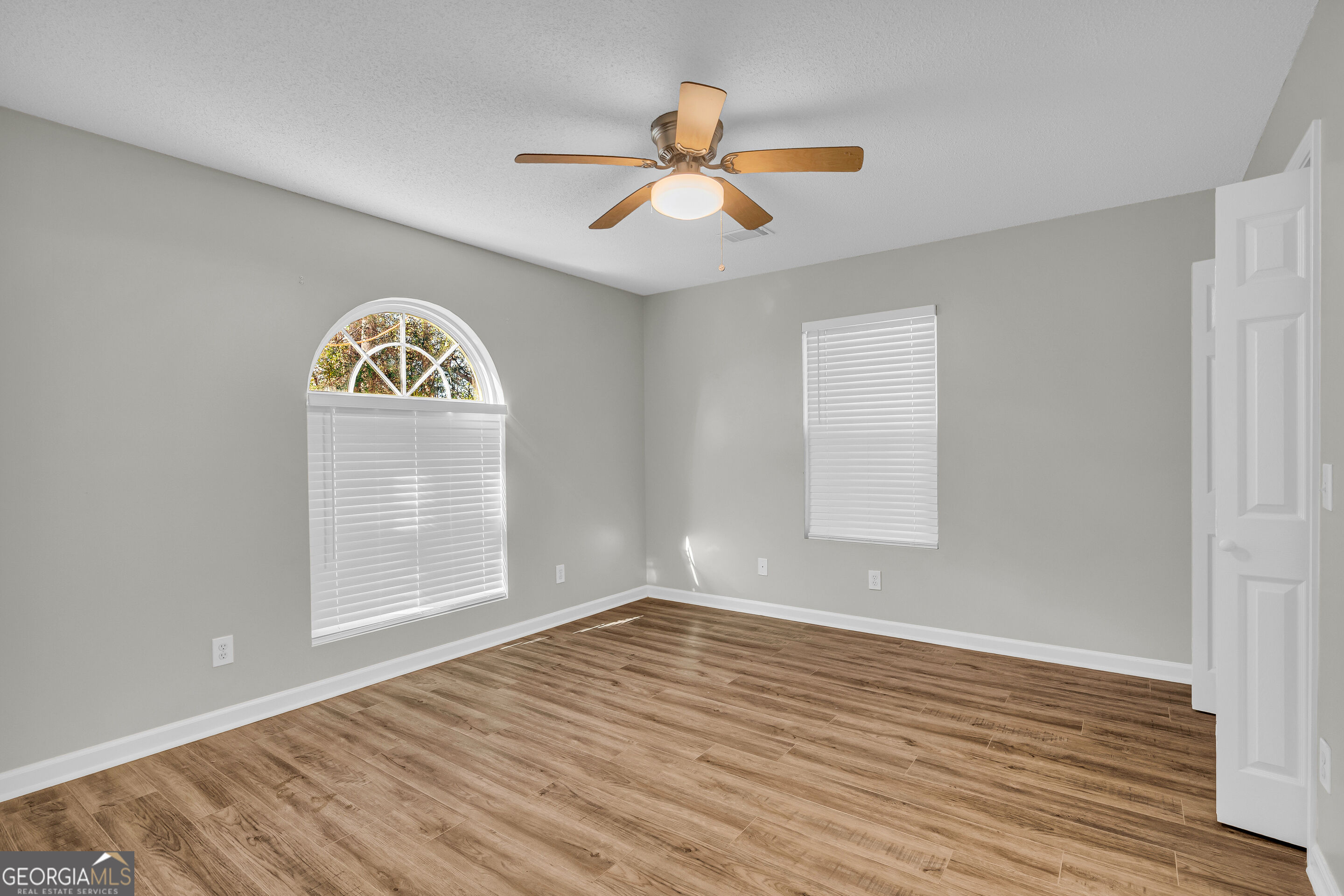 688 Property Photo 31