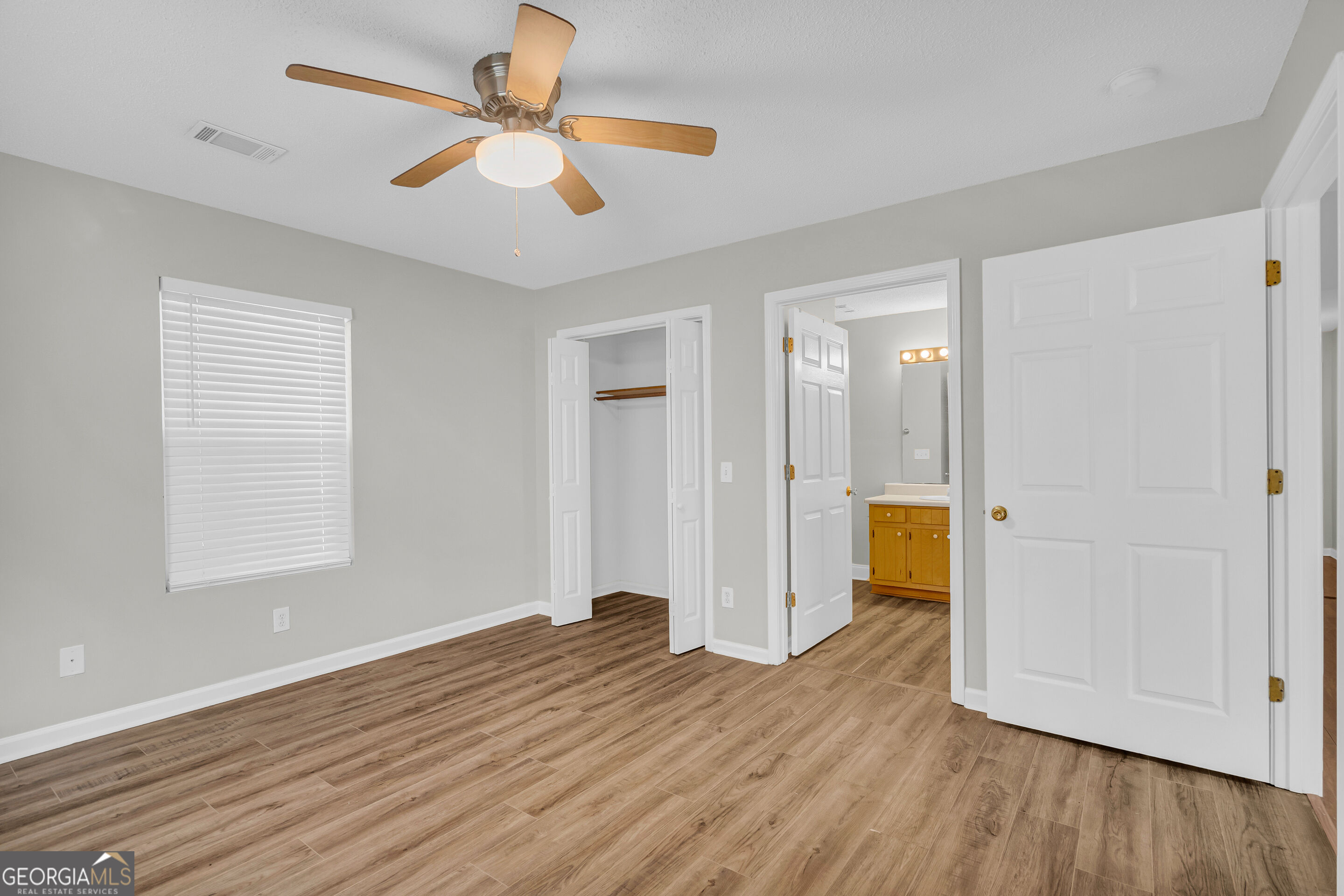688 Property Photo 32