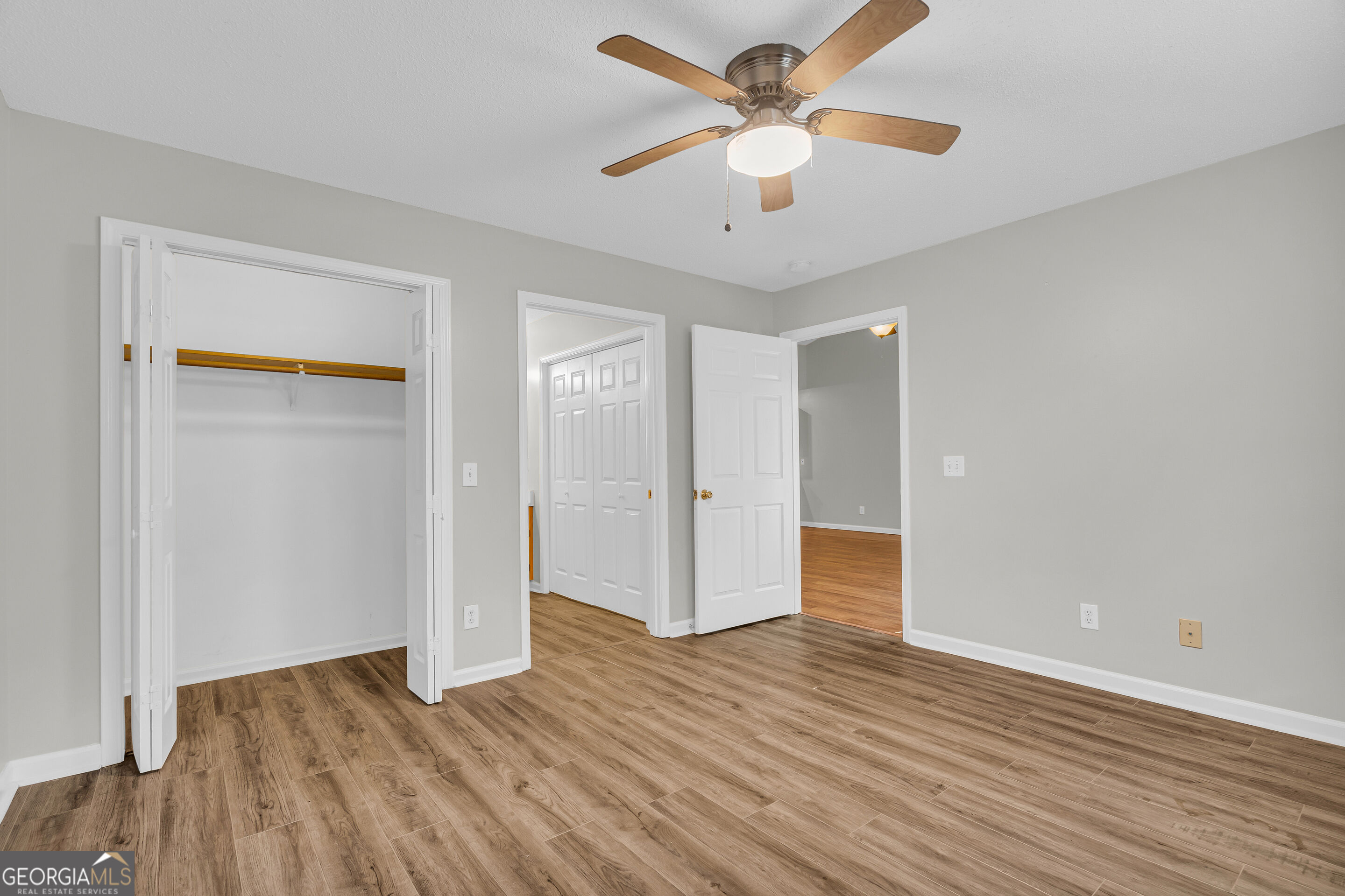 688 Property Photo 33