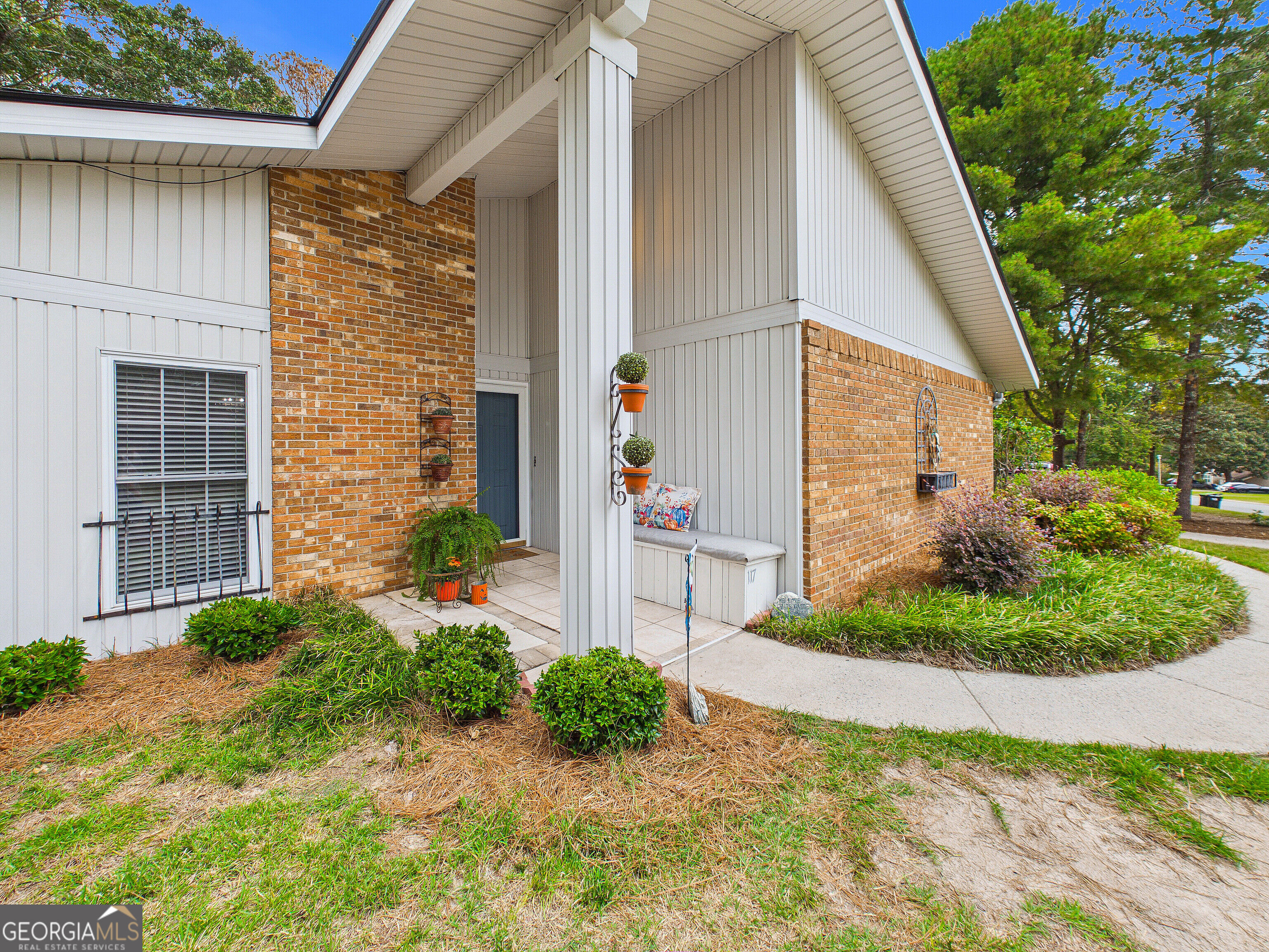 117 Lake Front Drive Property Photo 9