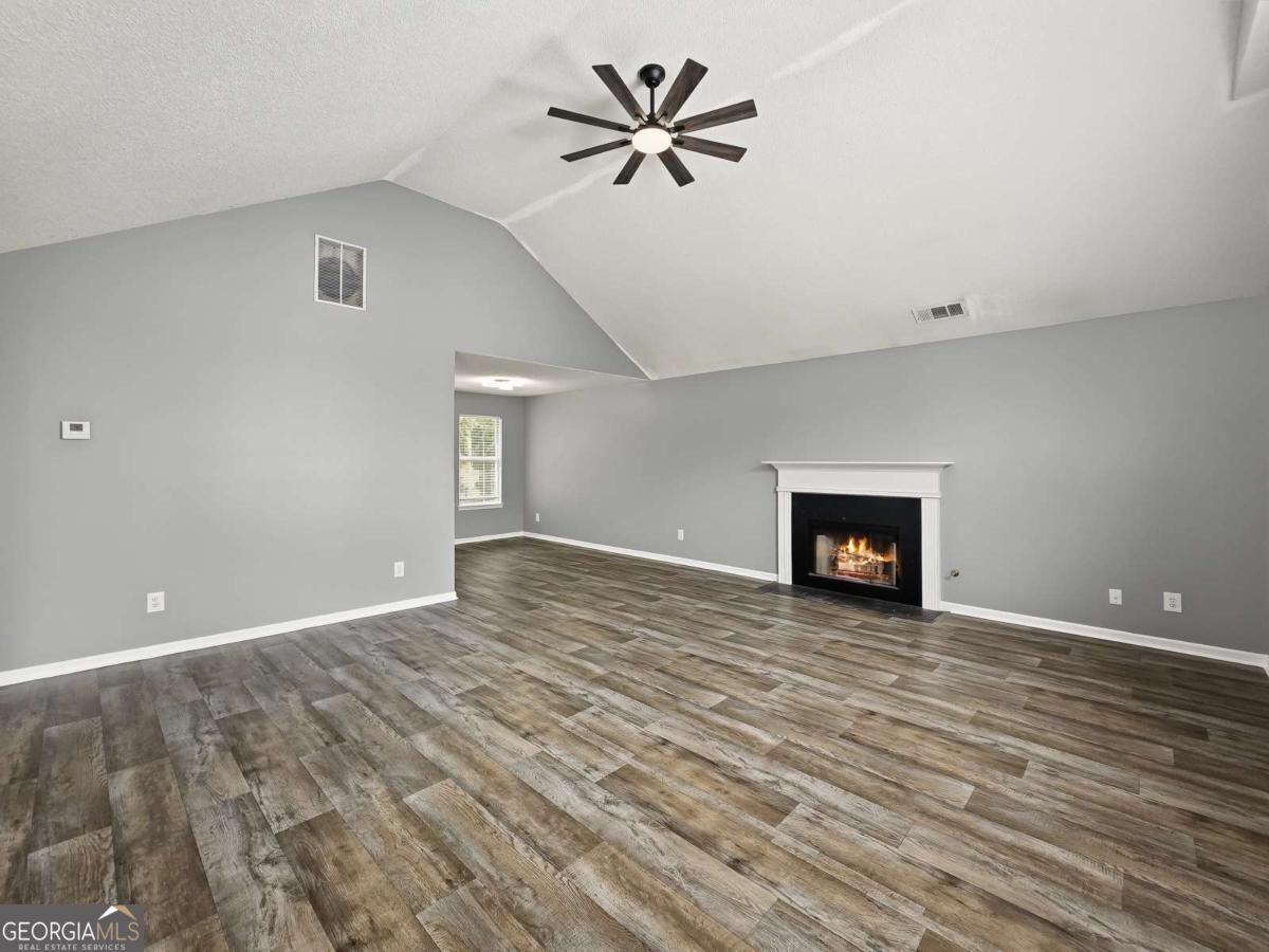 6195 Idlewood Circle Property Photo 5