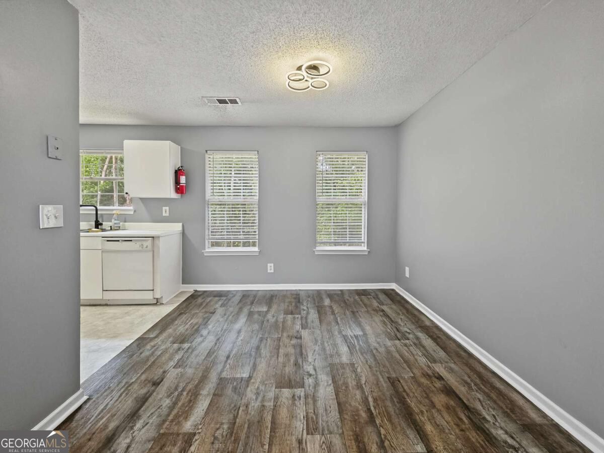 6195 Idlewood Circle Property Photo 7
