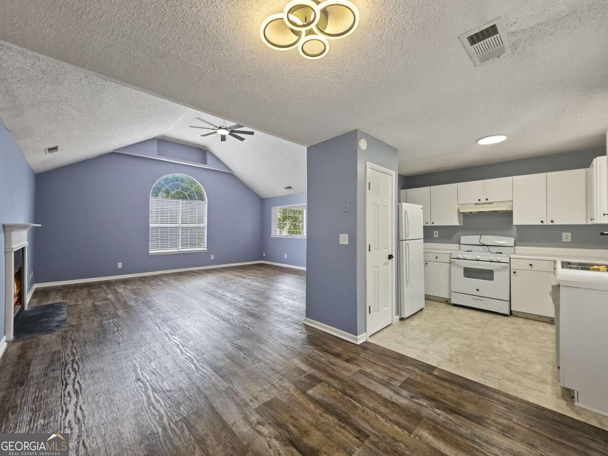 6195 Idlewood Circle Property Photo 8