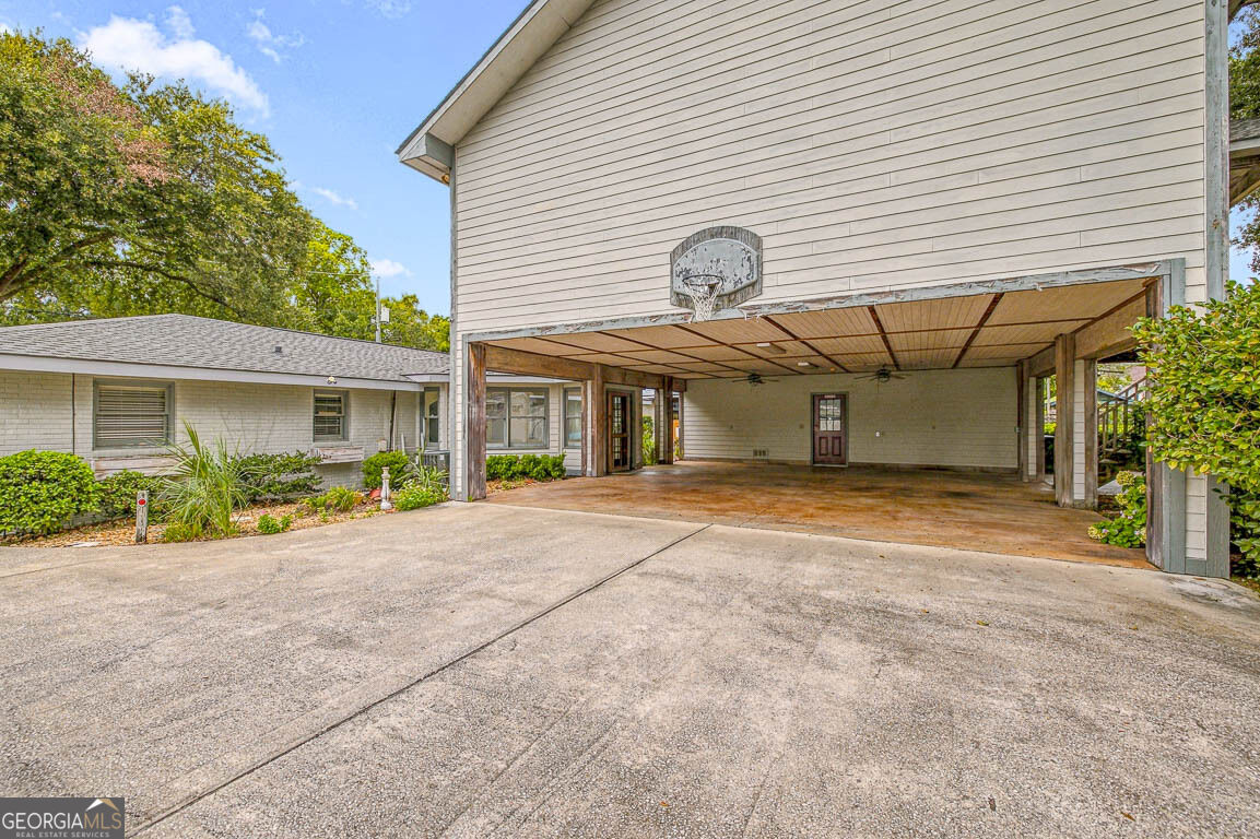 604 Bartow Street Property Photo 8