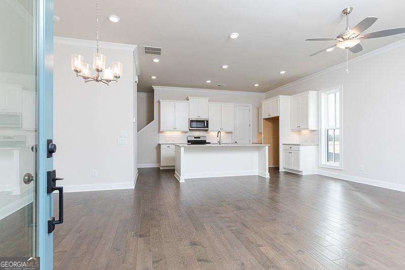 906 Farmstead Road Property Photo 1