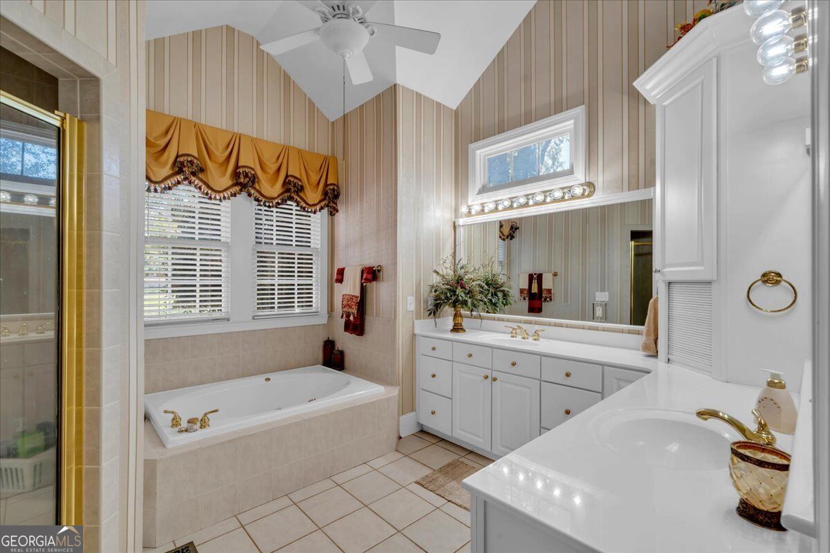 383 Evergreen Road Property Photo 33