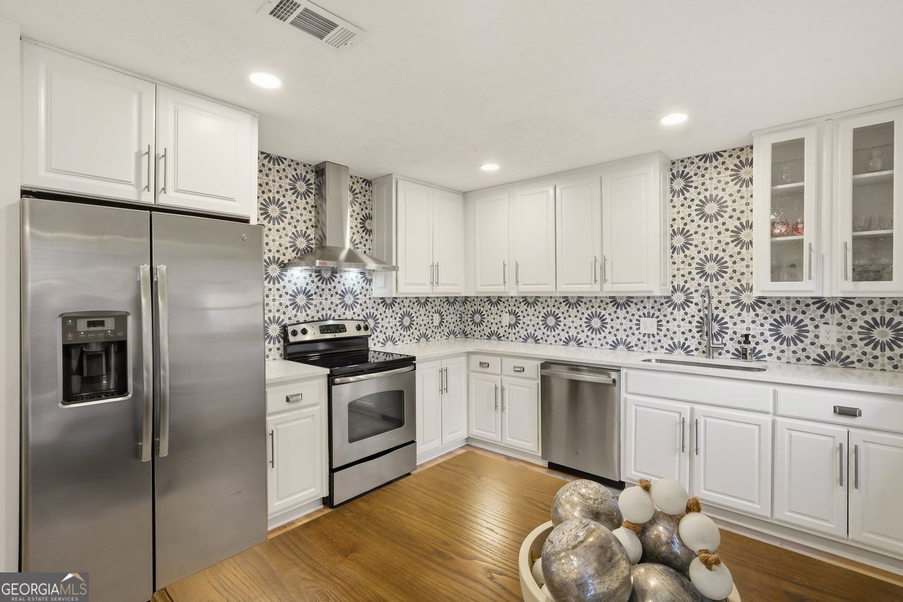 5034 Meadow Lane Property Photo 1