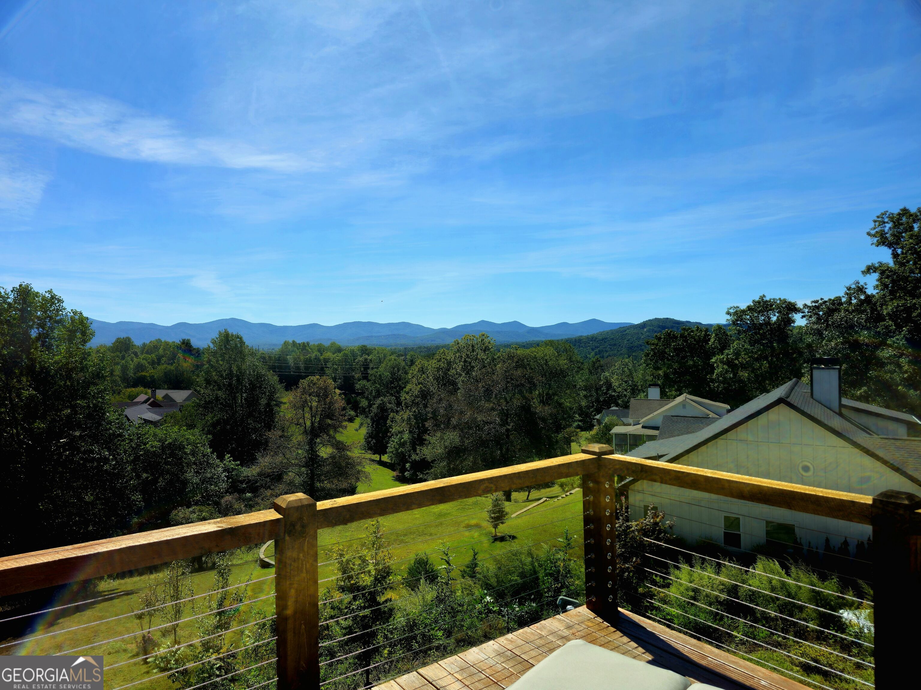 915 Arbor Lane Property Photo 16