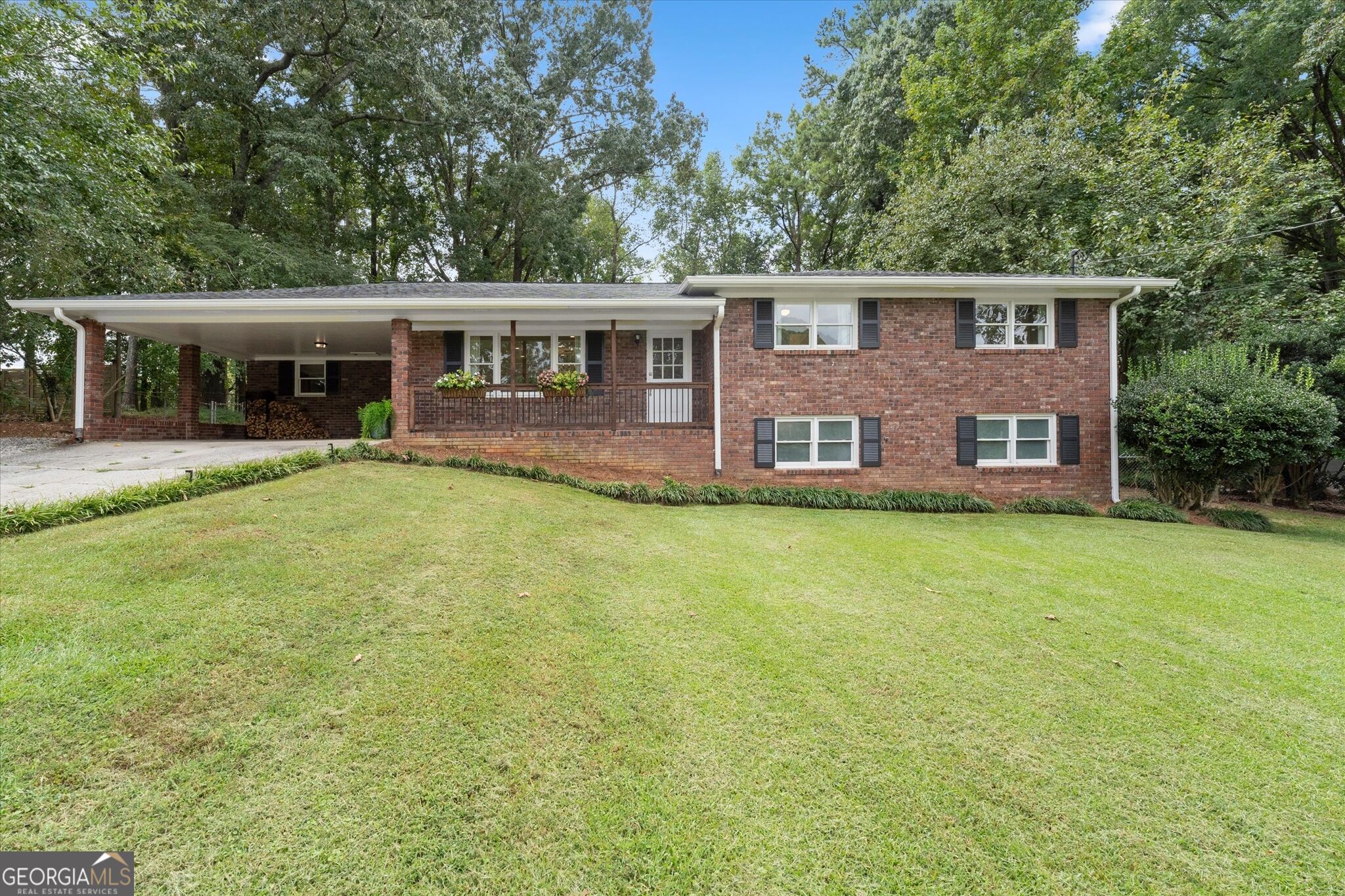 1850 Donald Drive Property Photo 1