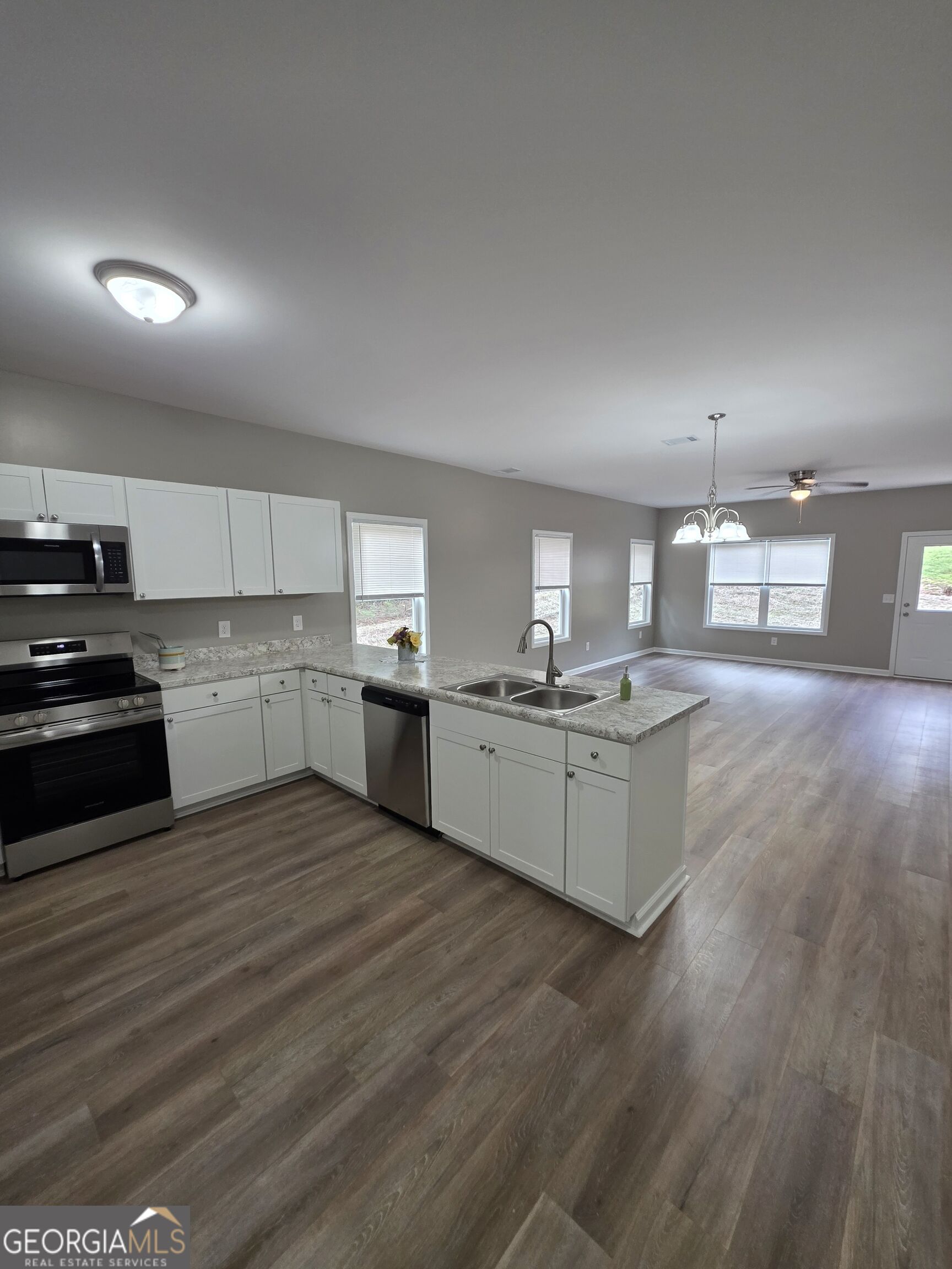 67 Woodbine Street Property Photo 7