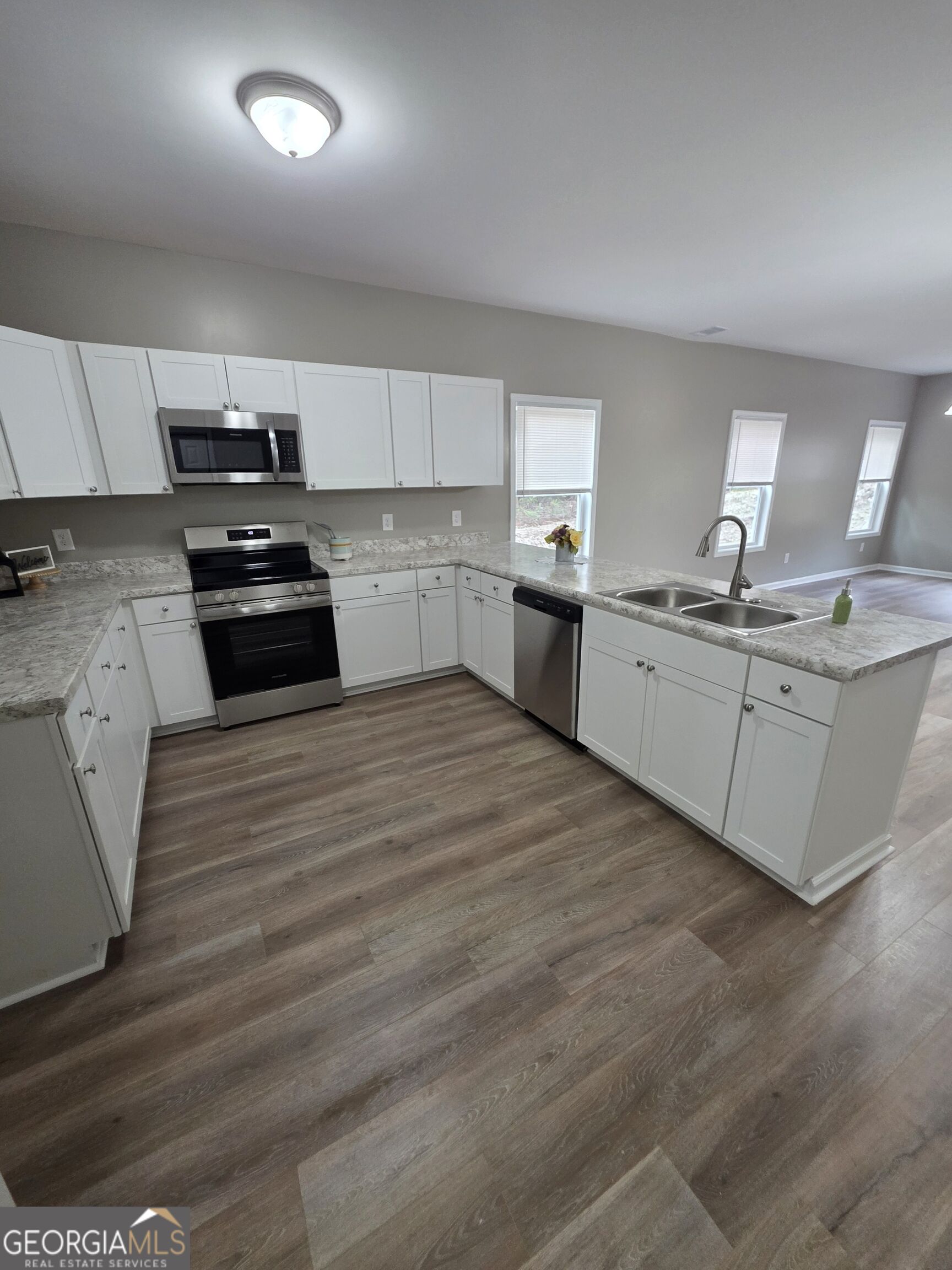 67 Woodbine Street Property Photo 8