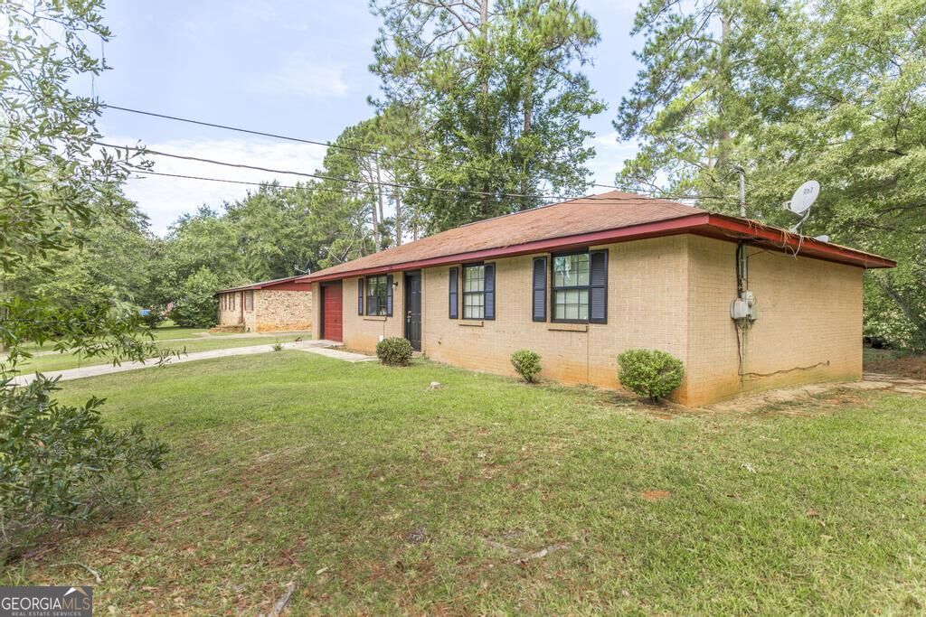 316 Peach Circle Property Photo 4