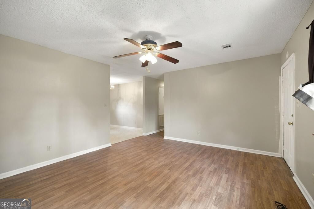 316 Peach Circle Property Photo 7