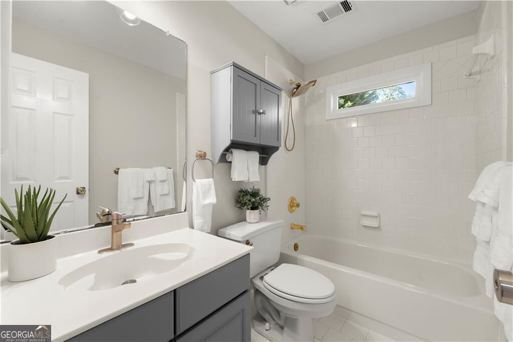 1150 Timberline Place Property Photo 10
