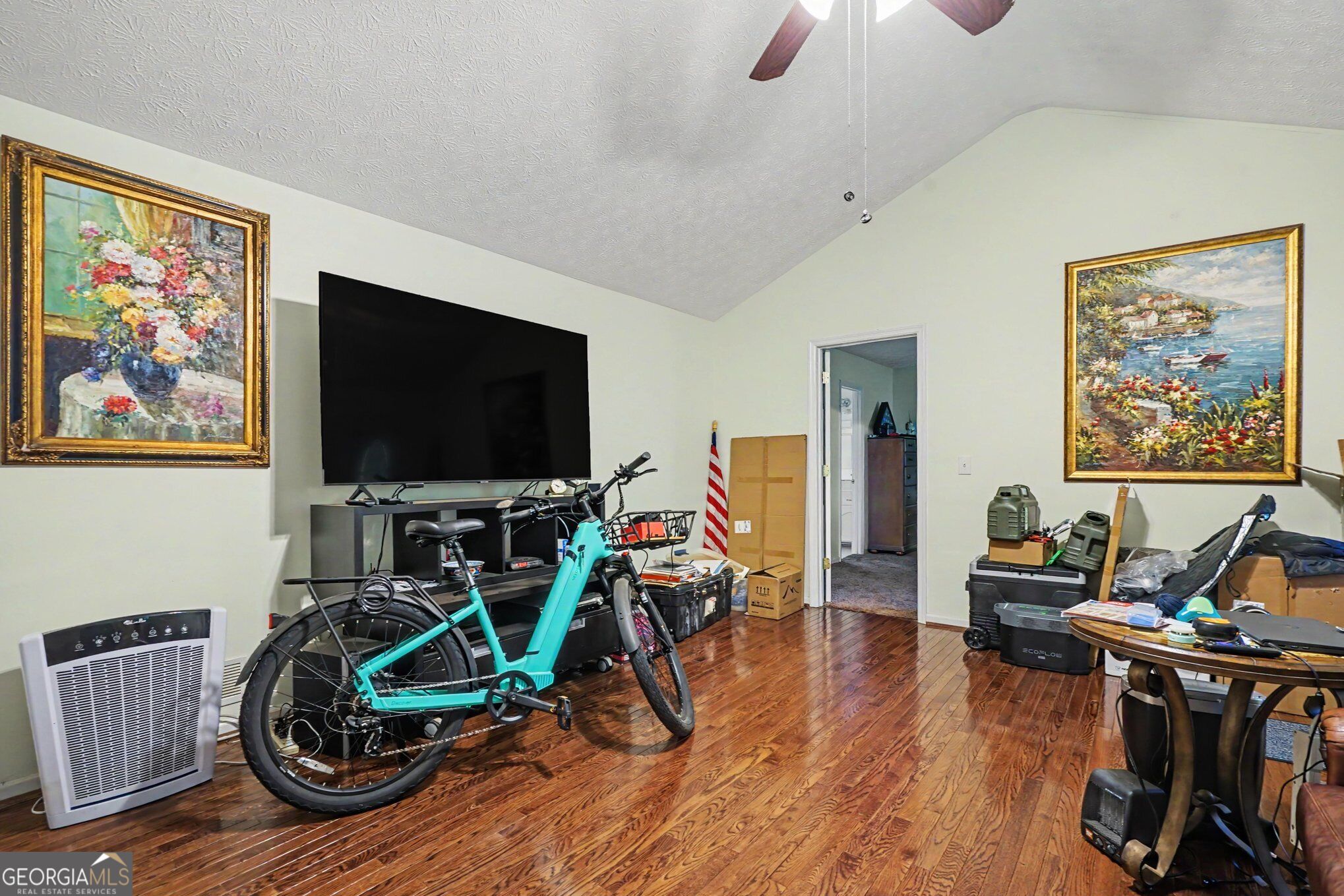 1204 Ridgecrest Drive Property Photo 2