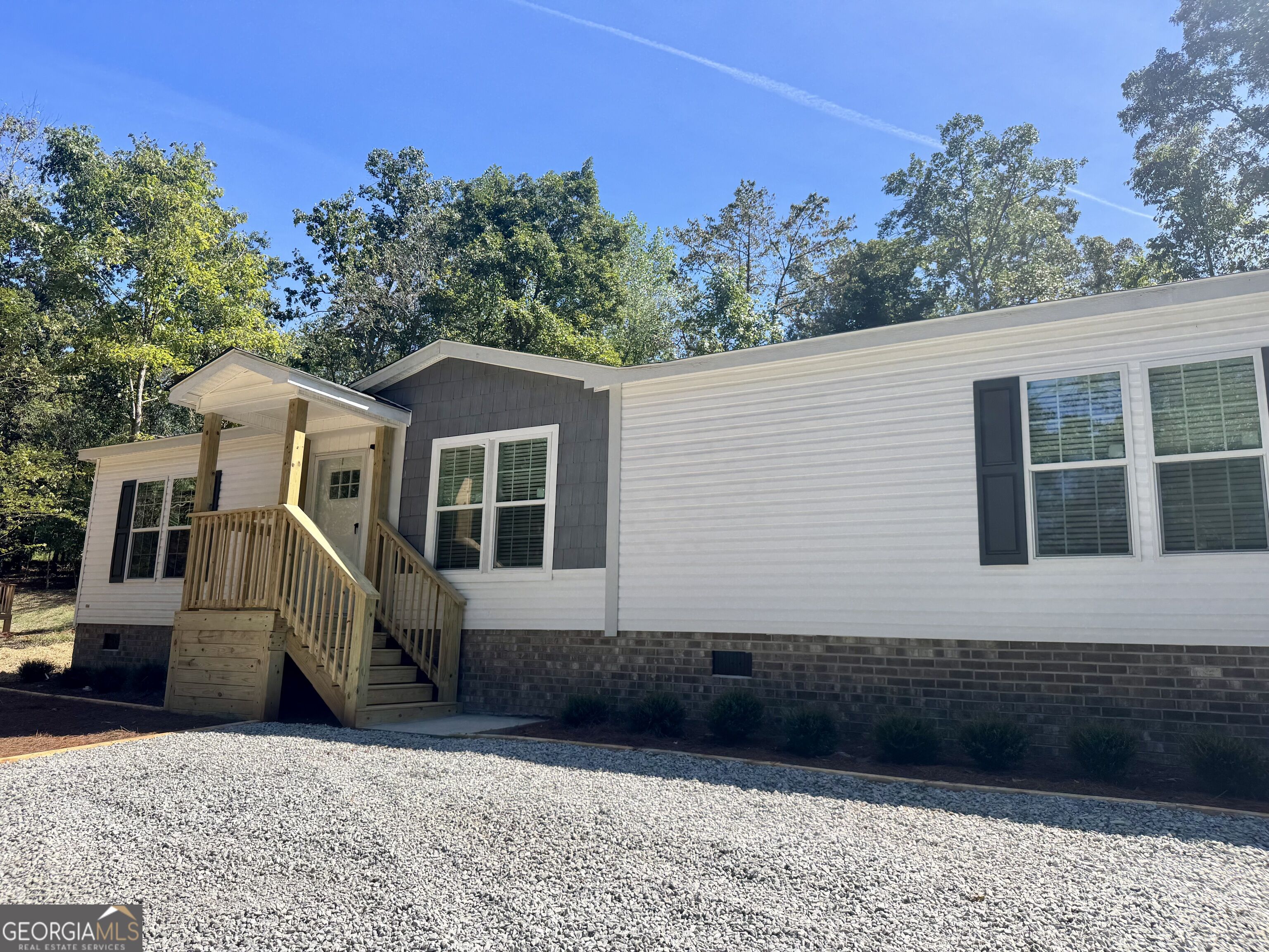 1064 Garner Road Property Photo 2