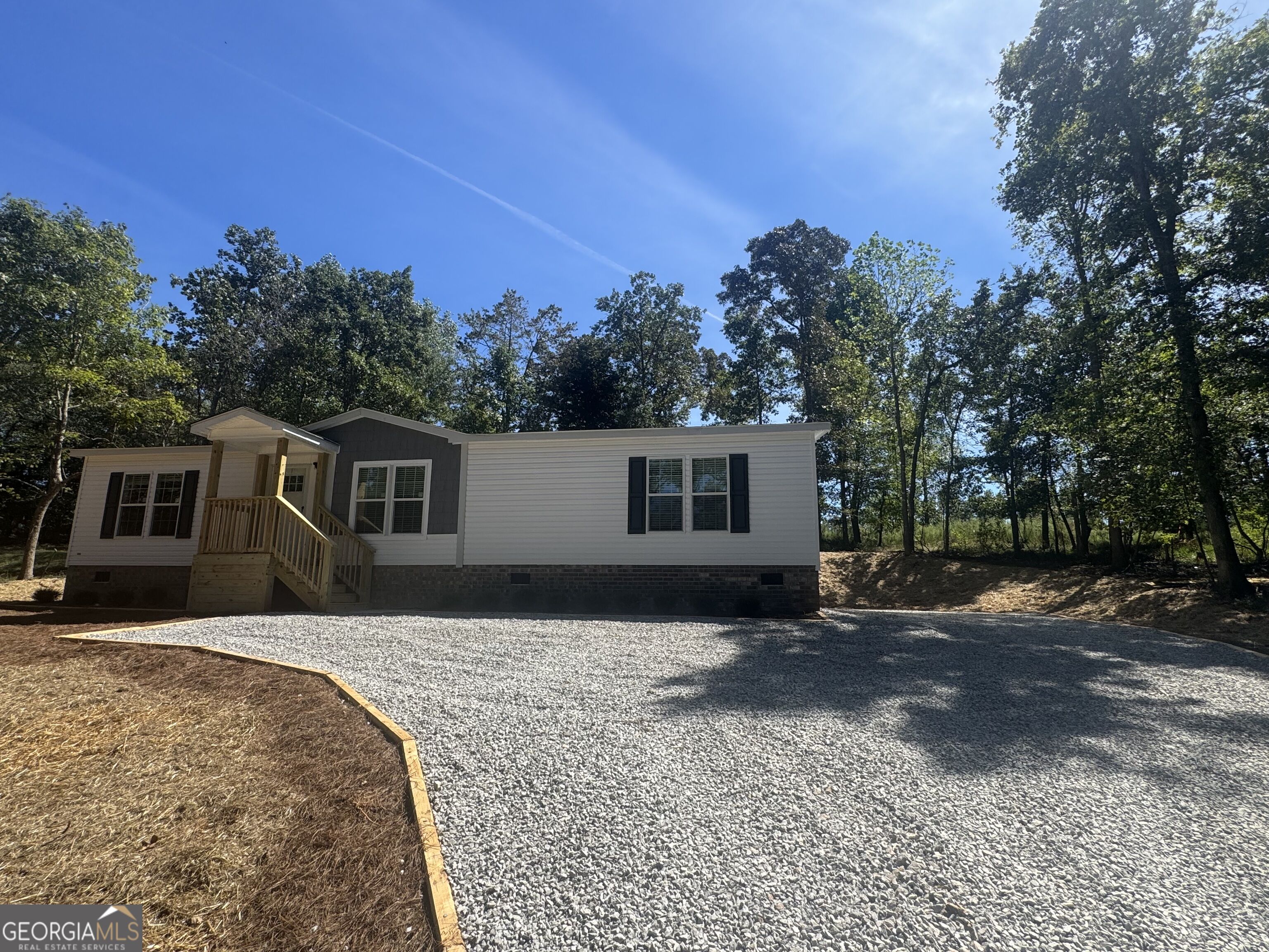 1064 Garner Road Property Photo 3
