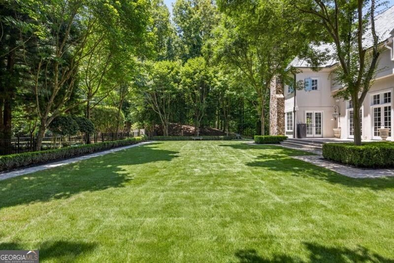 2485 W Wesley Road Nw Property Photo 8