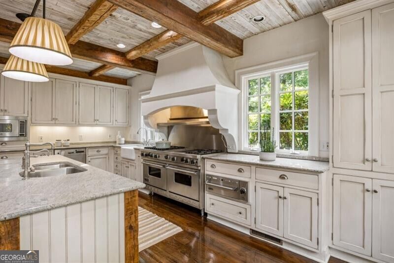 2485 W Wesley Road Nw Property Photo 18