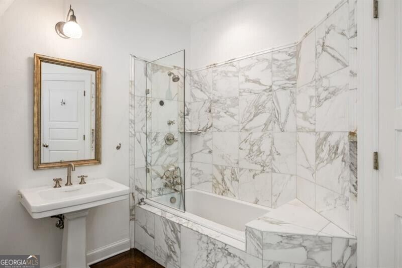 2485 W Wesley Road Nw Property Photo 57