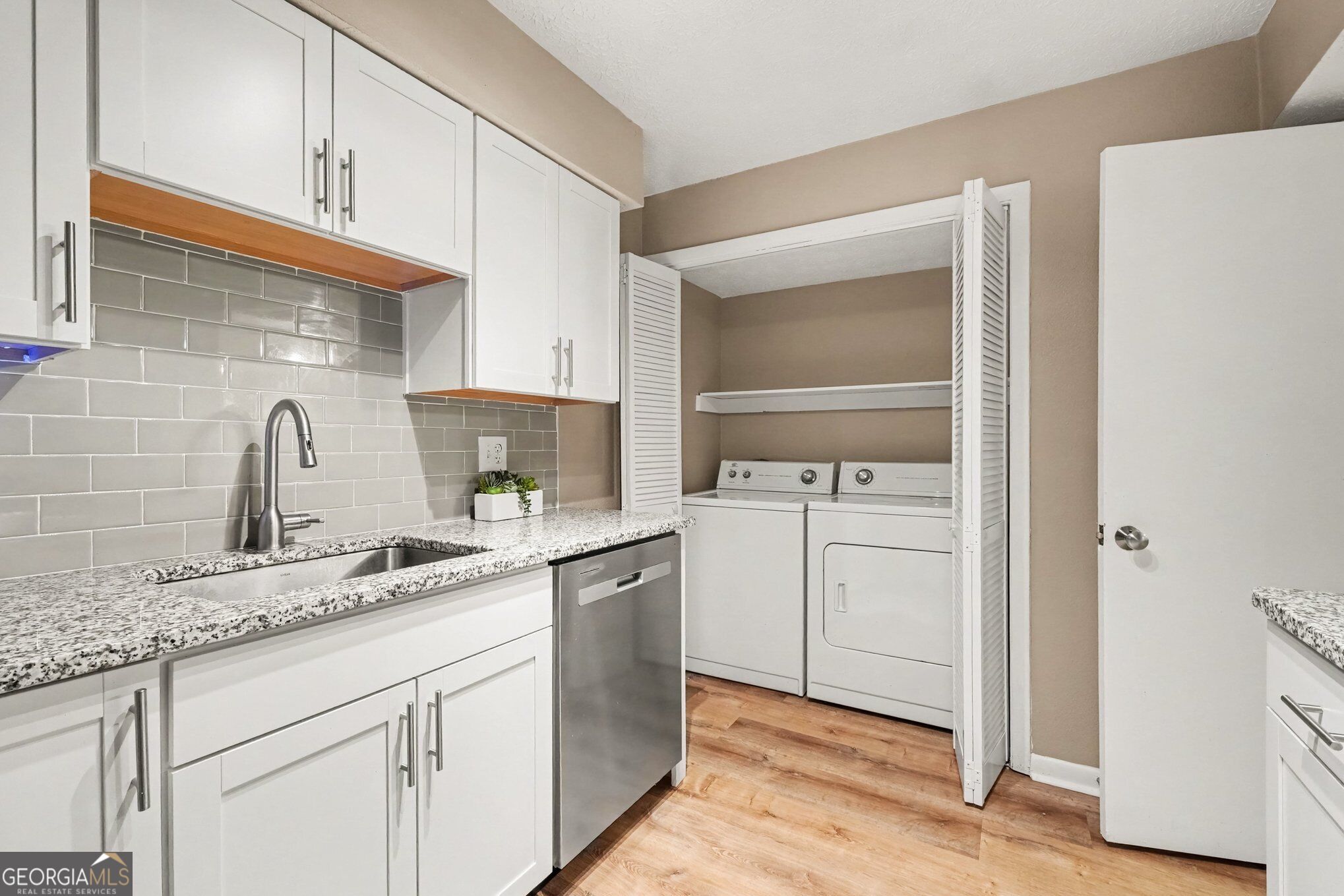5157 Roswell Road # 8 Property Photo 15