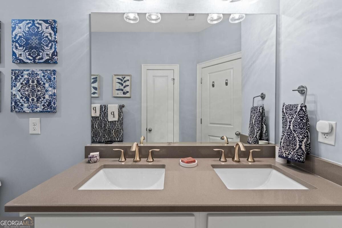 12579 Arnold Mill Road Property Photo 33