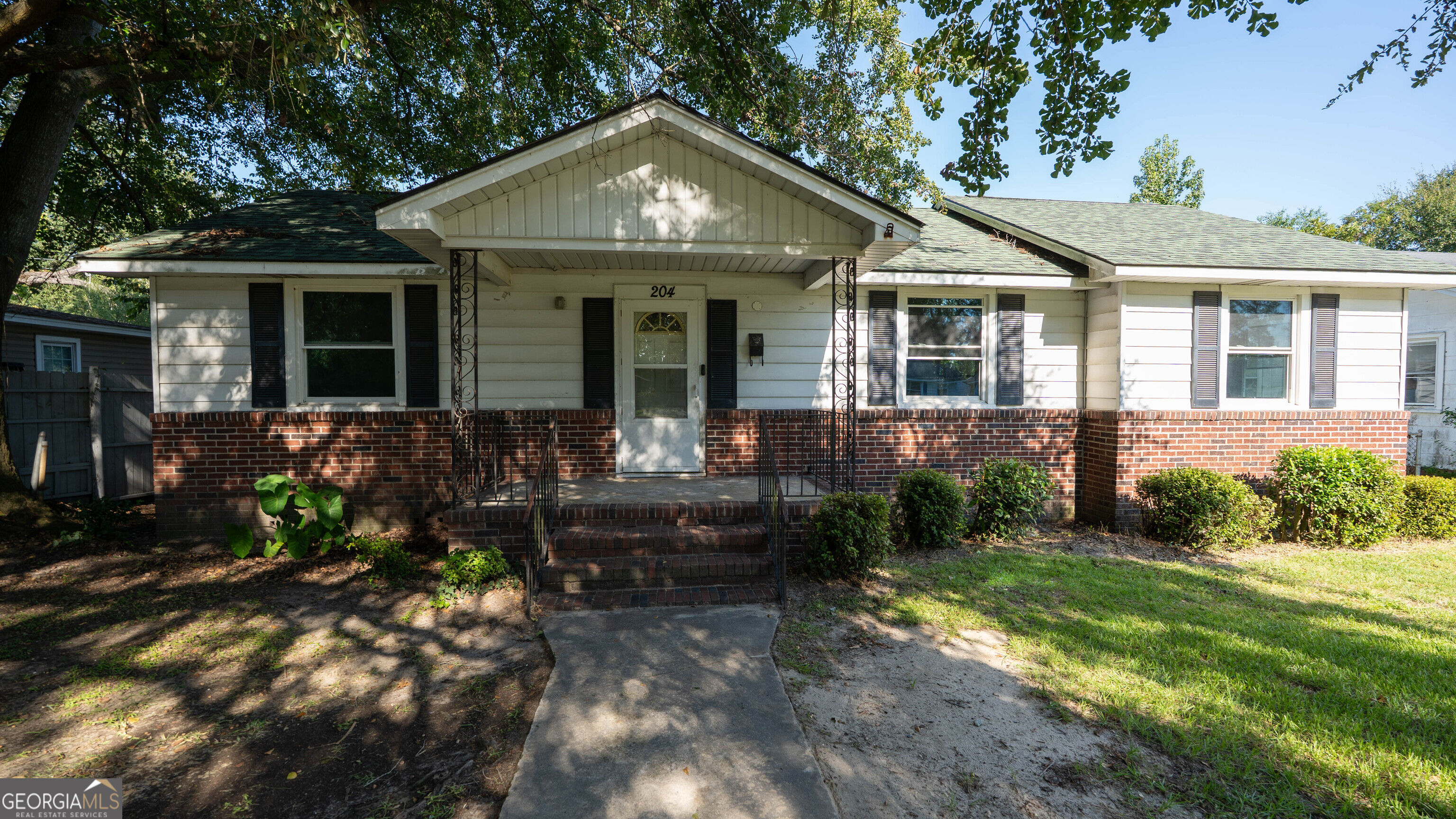 204 Commonwealth Avenue Property Photo 1