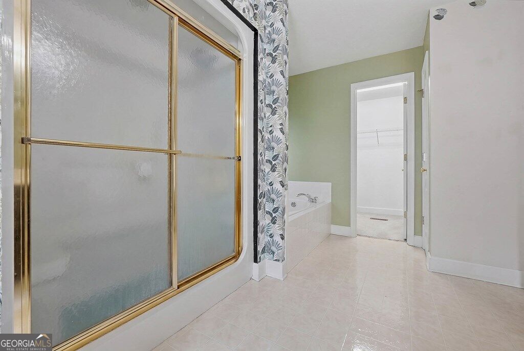 2810 Doublegate Drive Property Photo 19