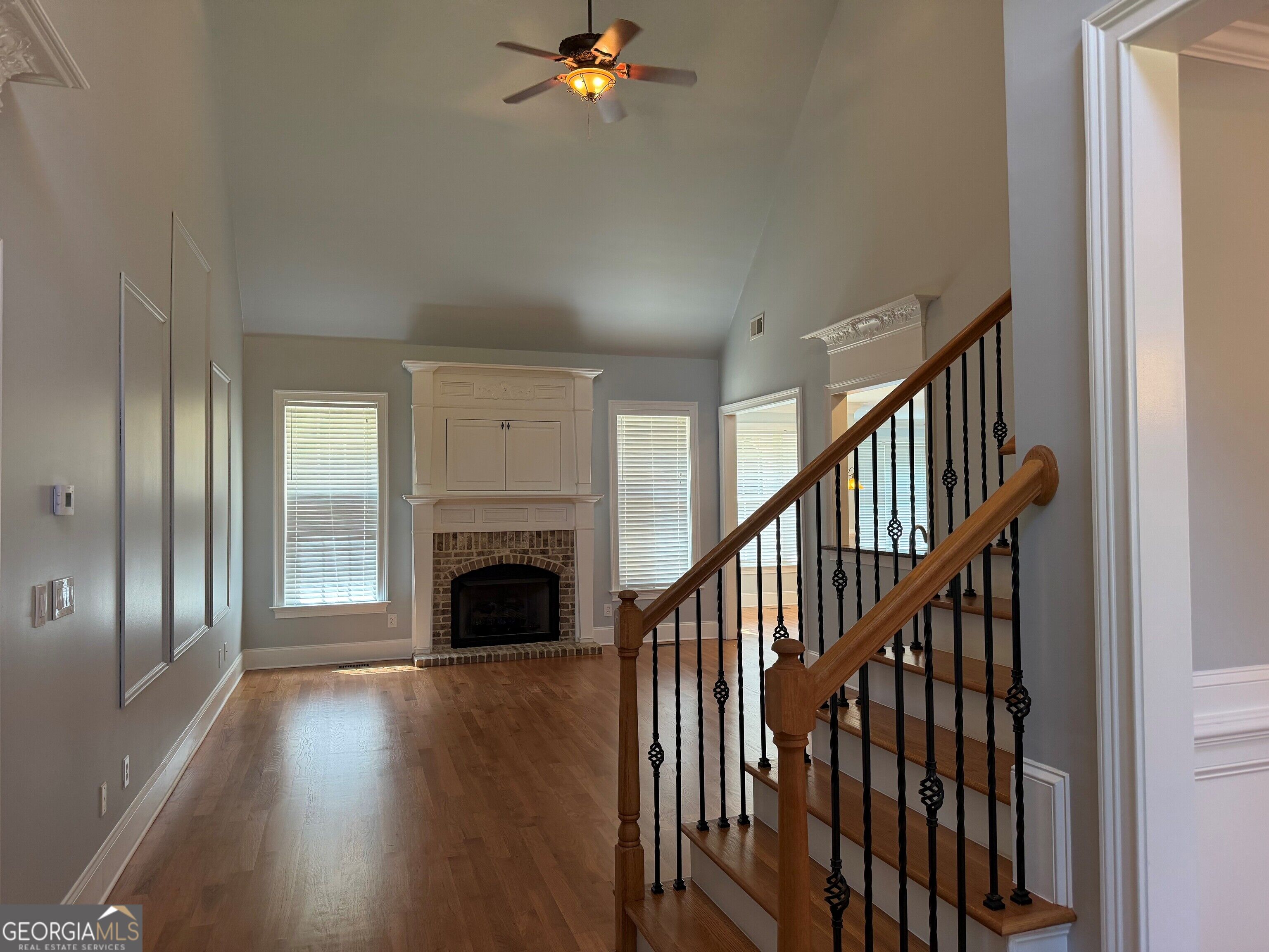 131 Nelson Boulevard Nw Property Photo 2