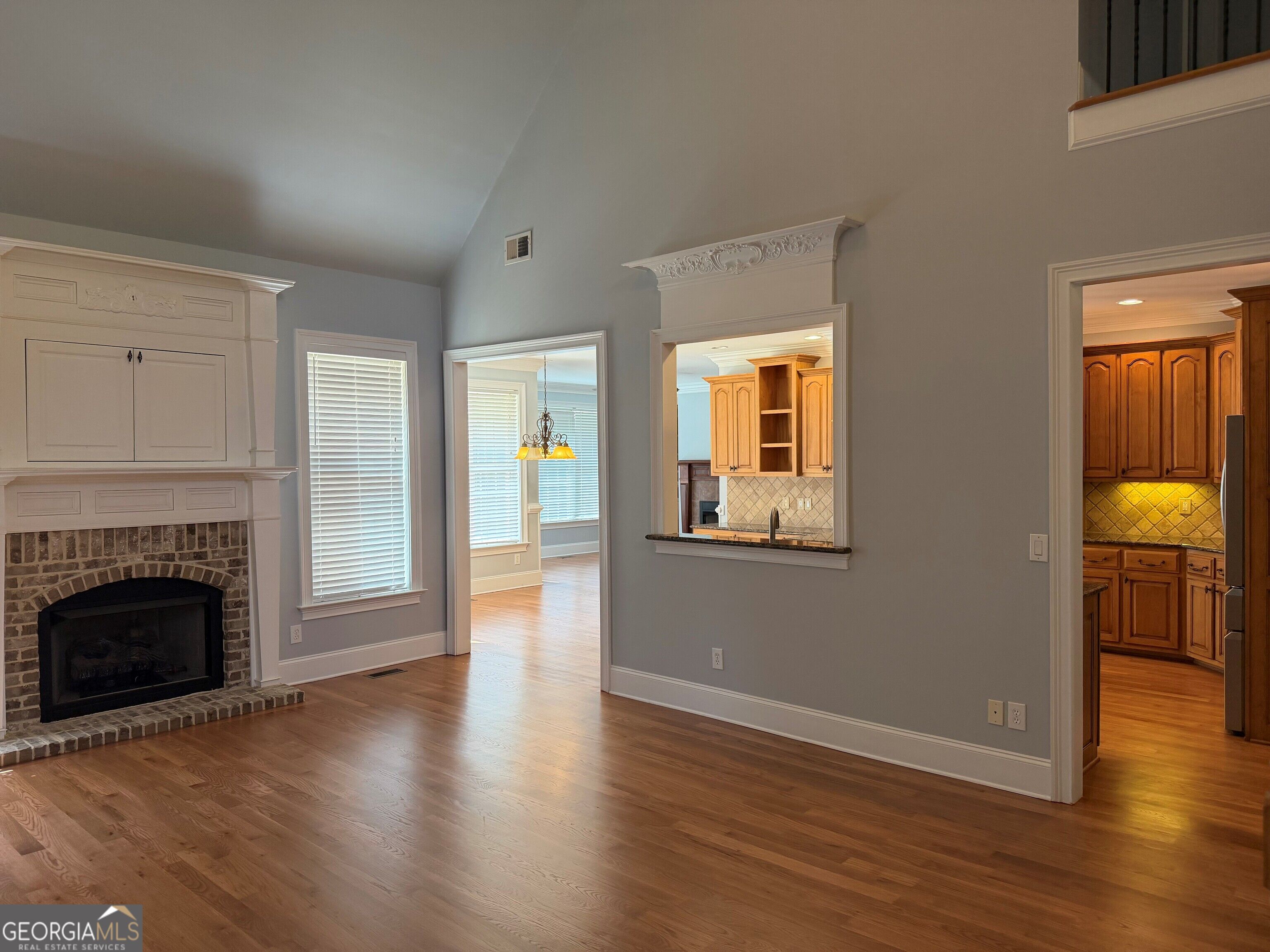 131 Nelson Boulevard Nw Property Photo 5