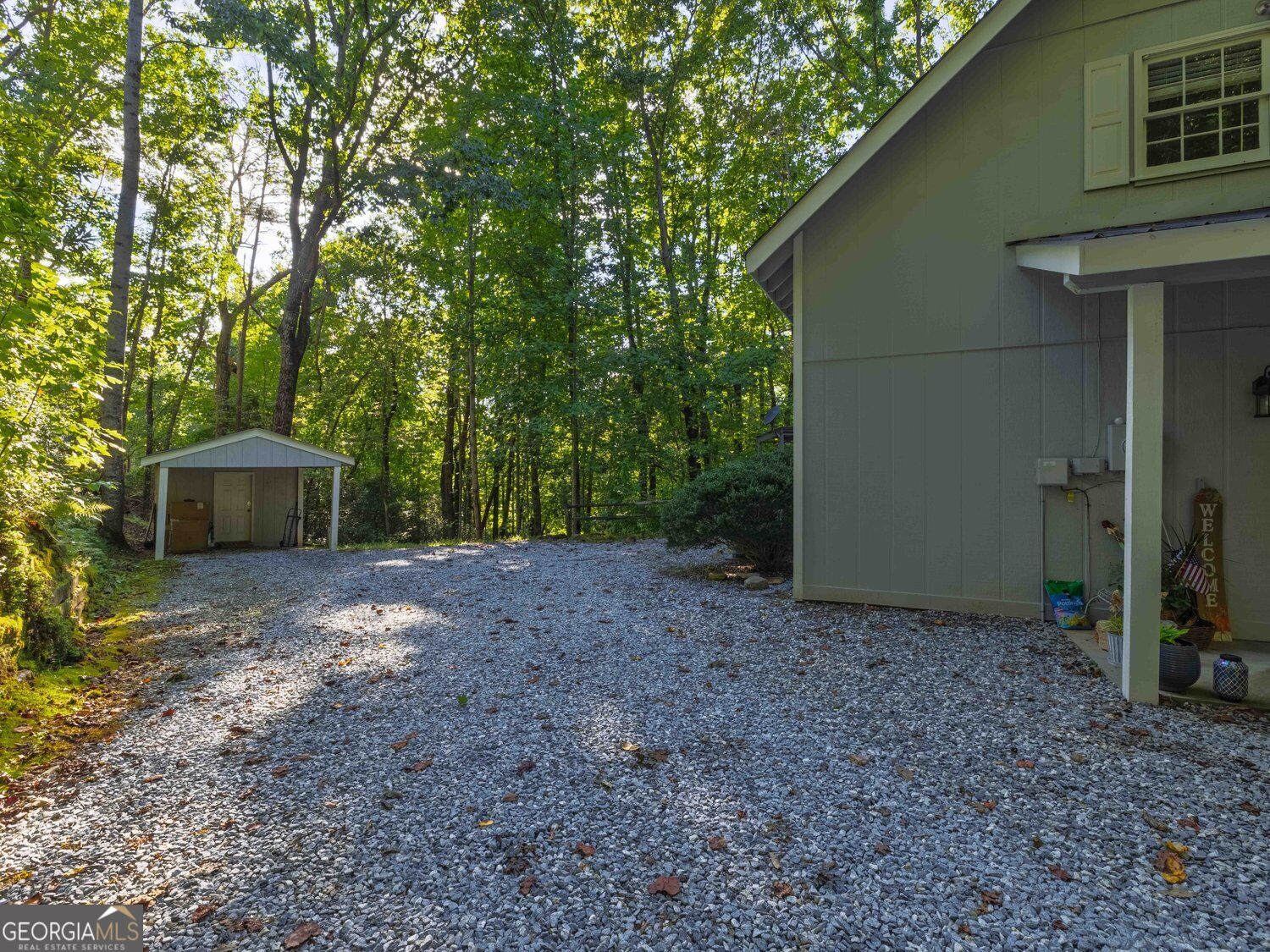 202 Crystal Hills Property Photo 10