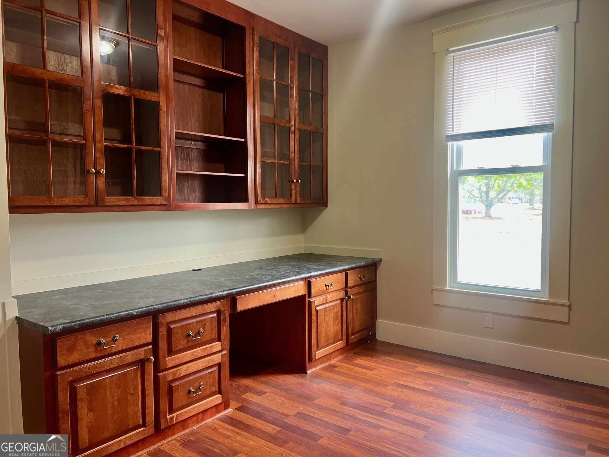 40 S College Street Property Photo 13