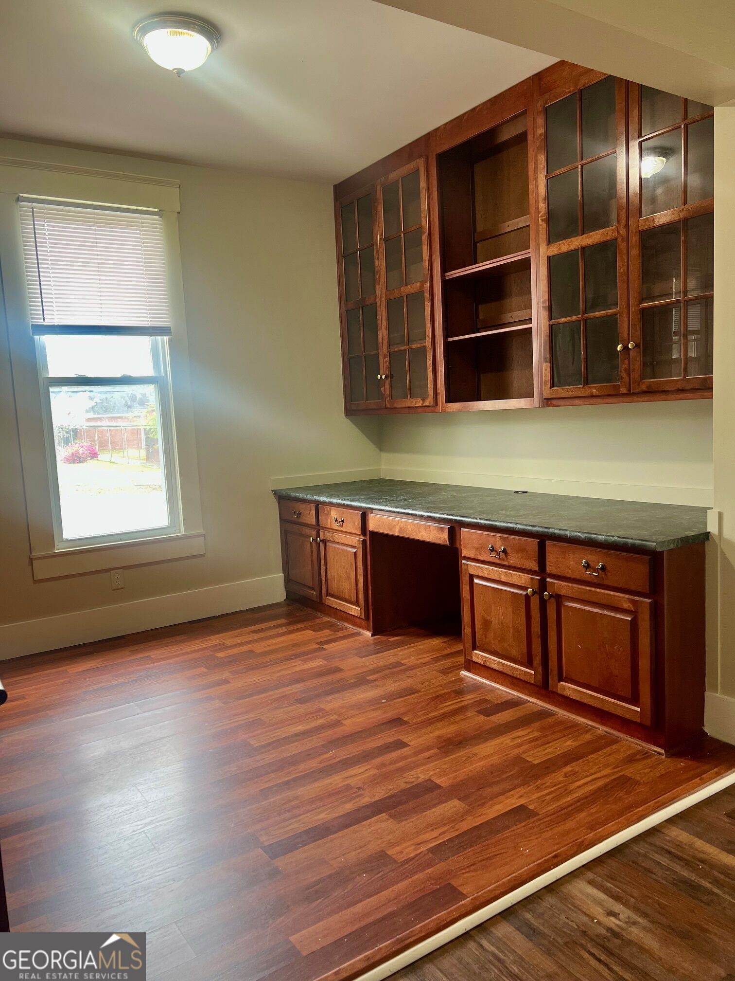 40 S College Street Property Photo 15