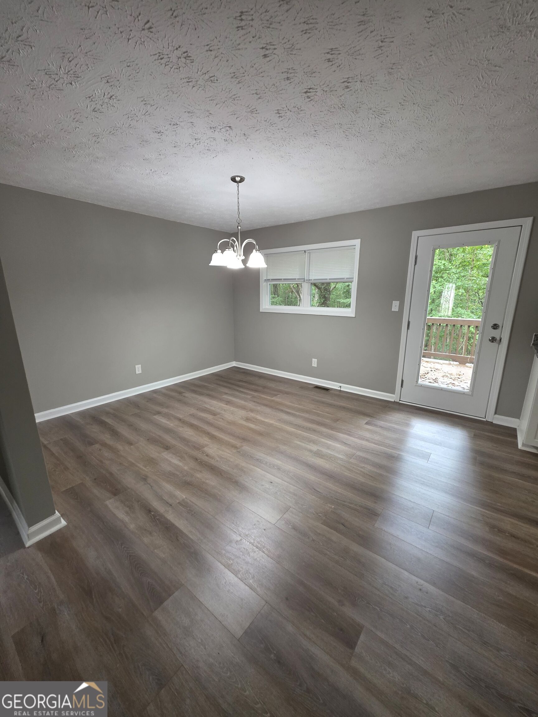 5025 Smokey Road Property Photo 7