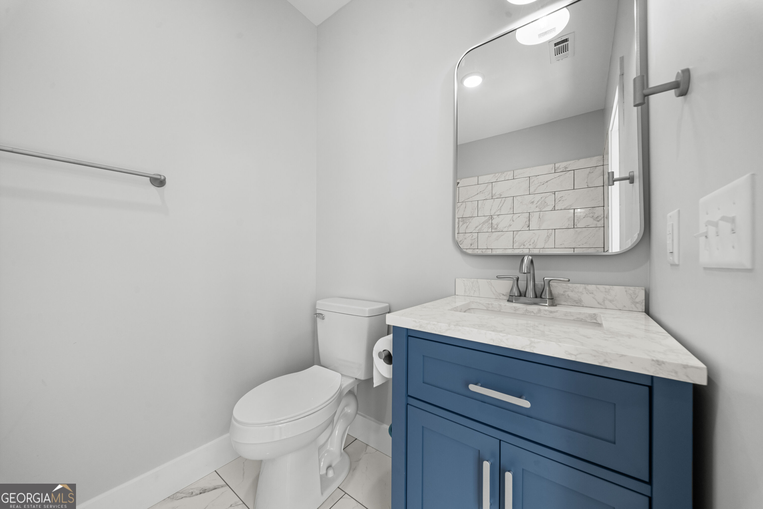 122 E Lake Drive Property Photo 32