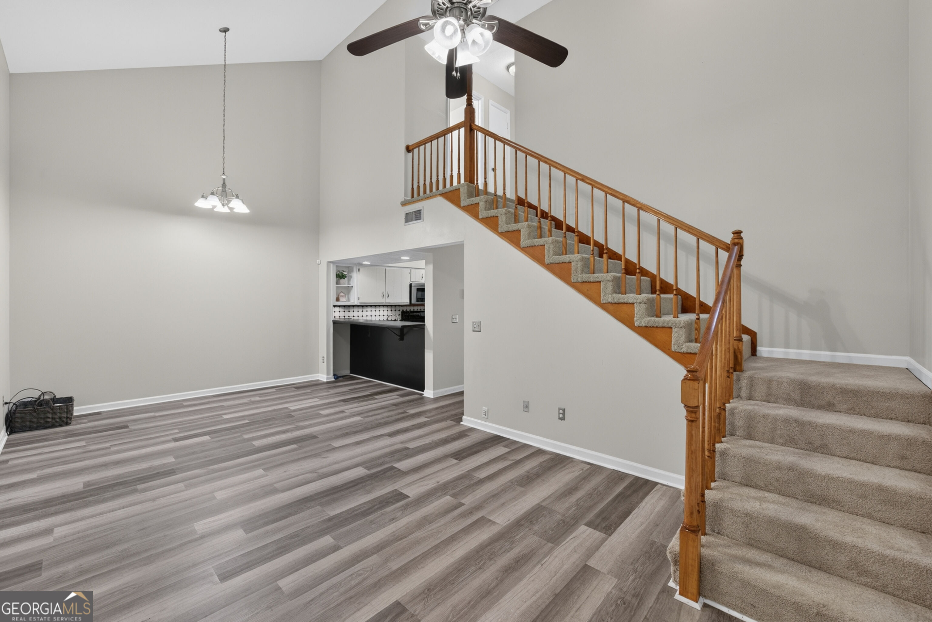 6350 Olde Towne Drive Property Photo 6
