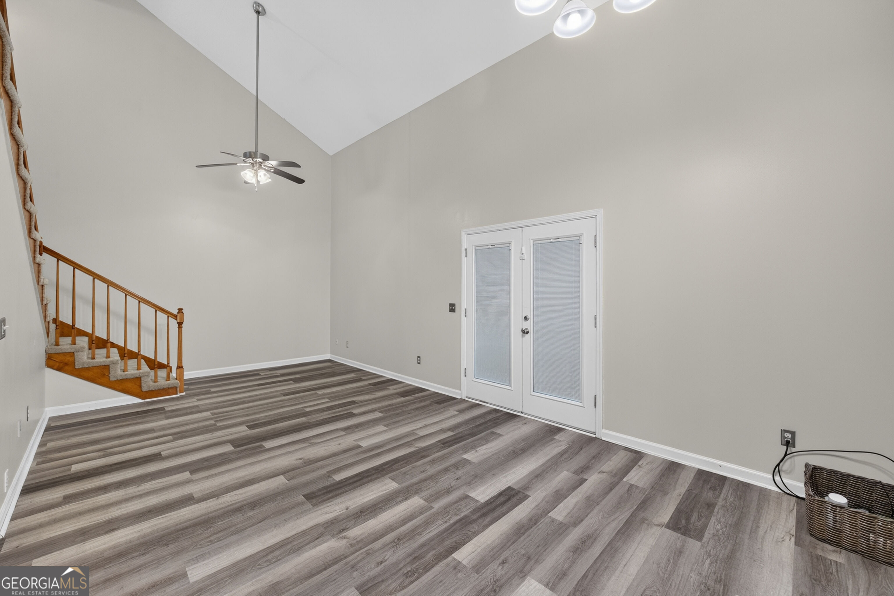 6350 Olde Towne Drive Property Photo 7